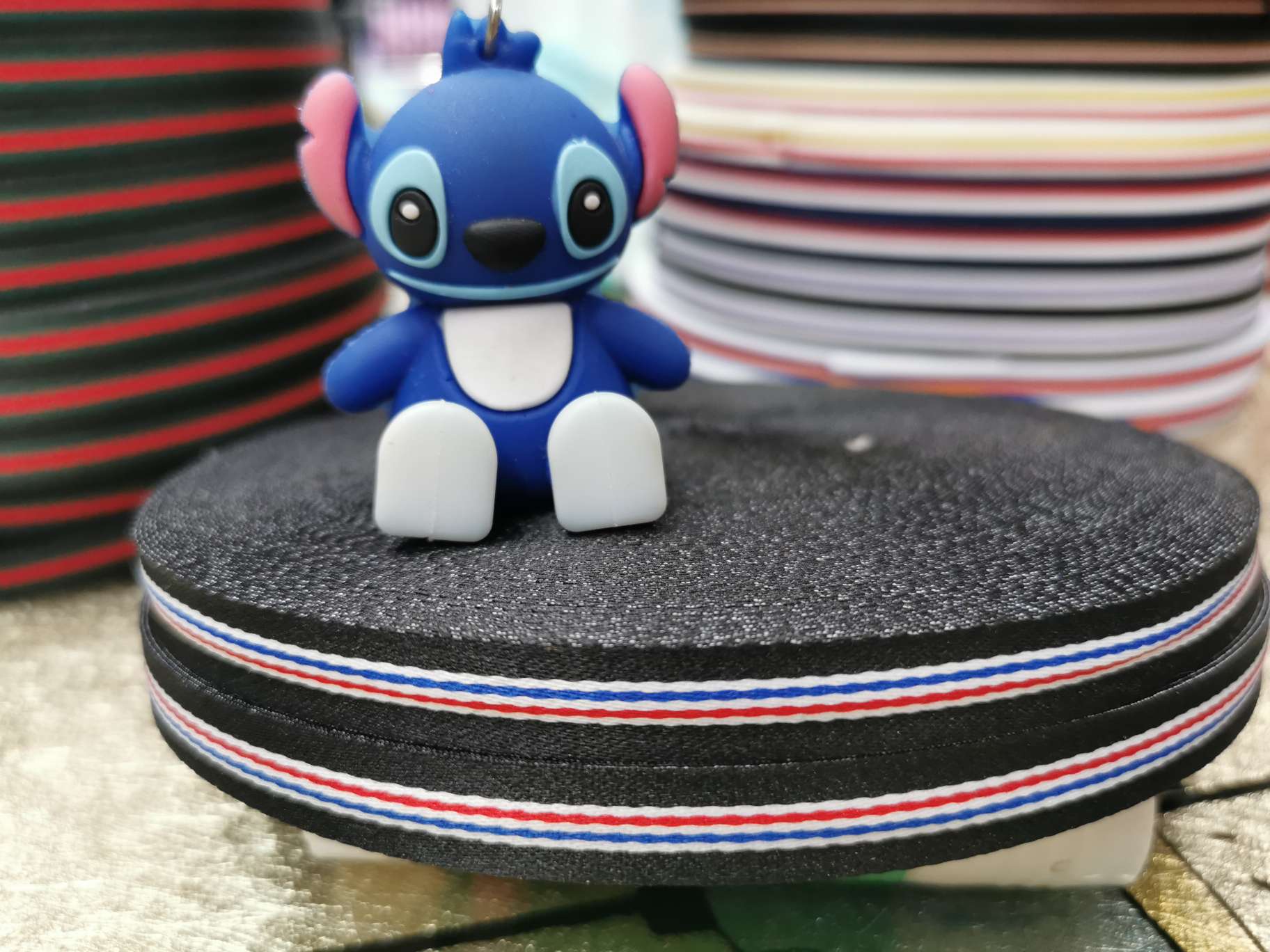 1.0 Intercolor fine-textured tape, polyester tape, woven tape, lace, colored tape, decorative tape in stock Application Scenario