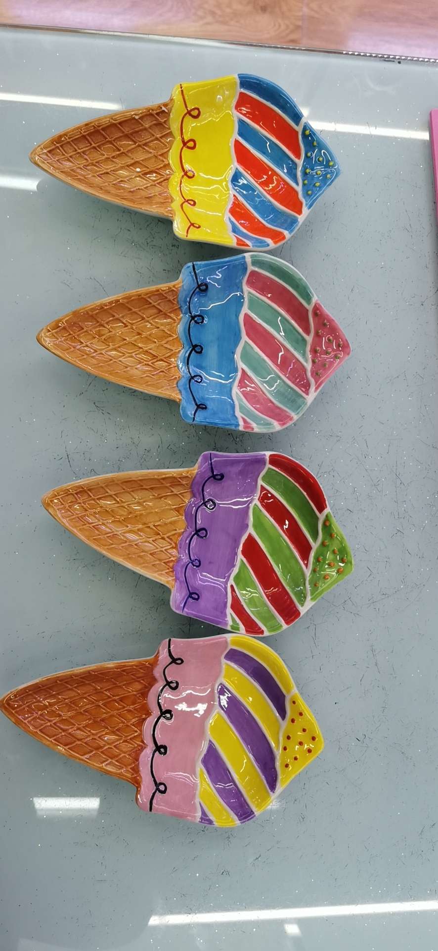 Ceramic ice cream plate