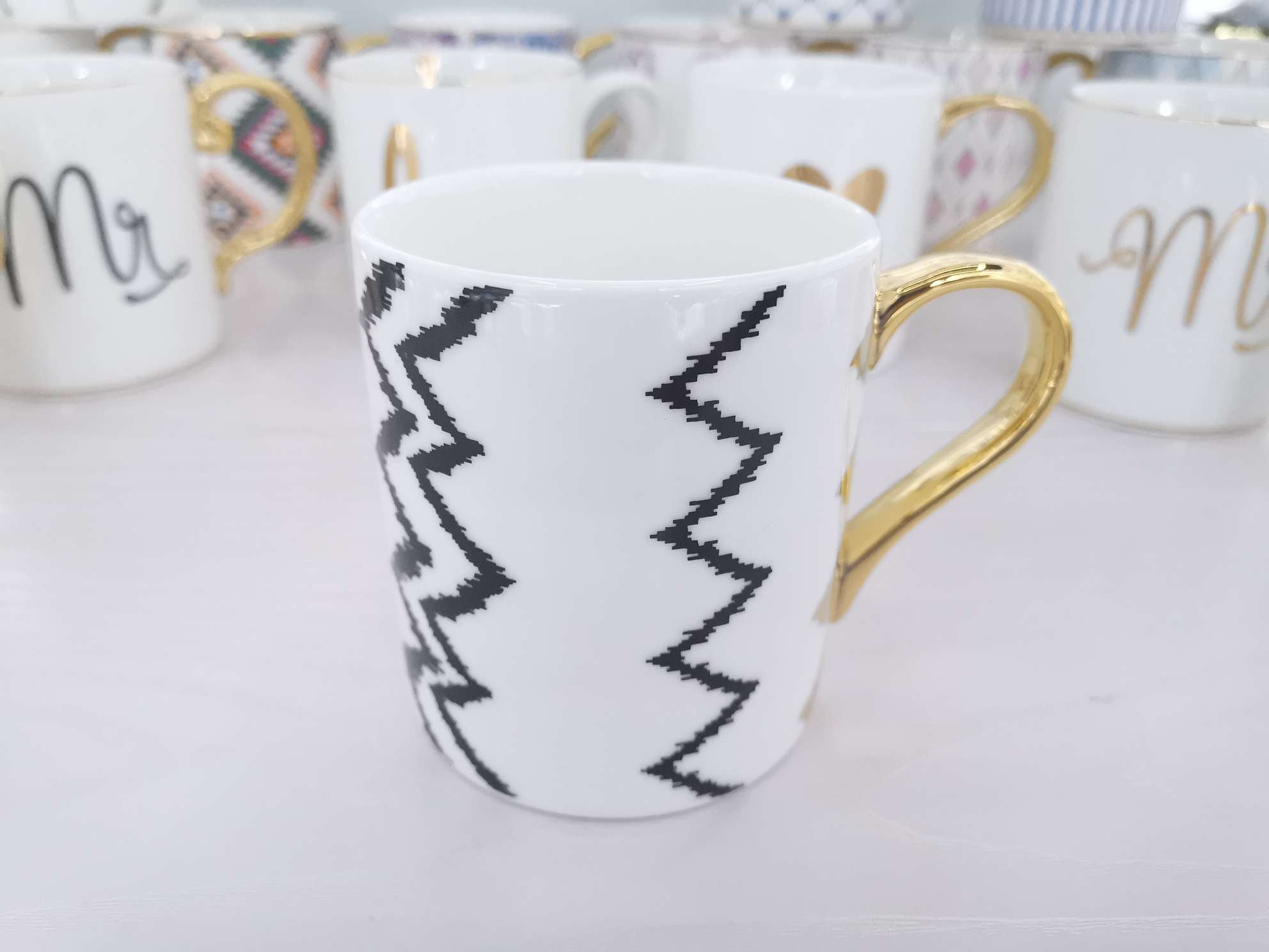 High-end gilded ceramic cups, mugs, coffee cups and water cups undefined