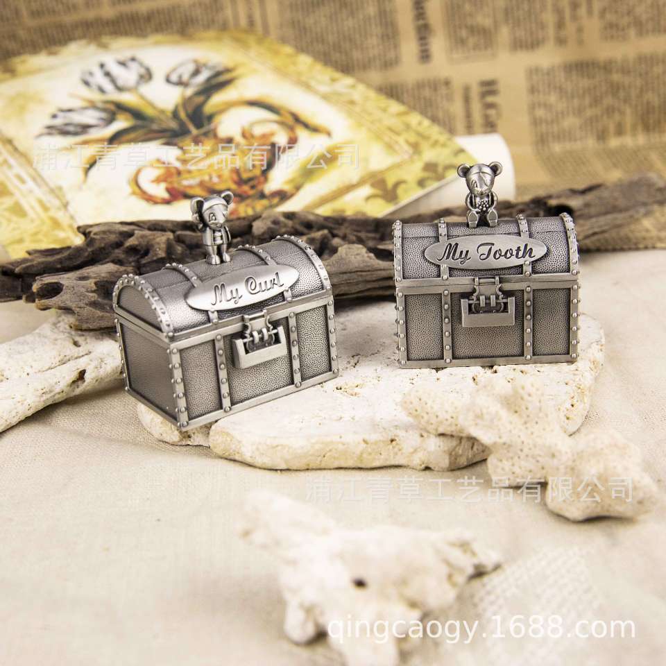 6B55，小皮箱，小熊胎毛乳牙盒白底实物图