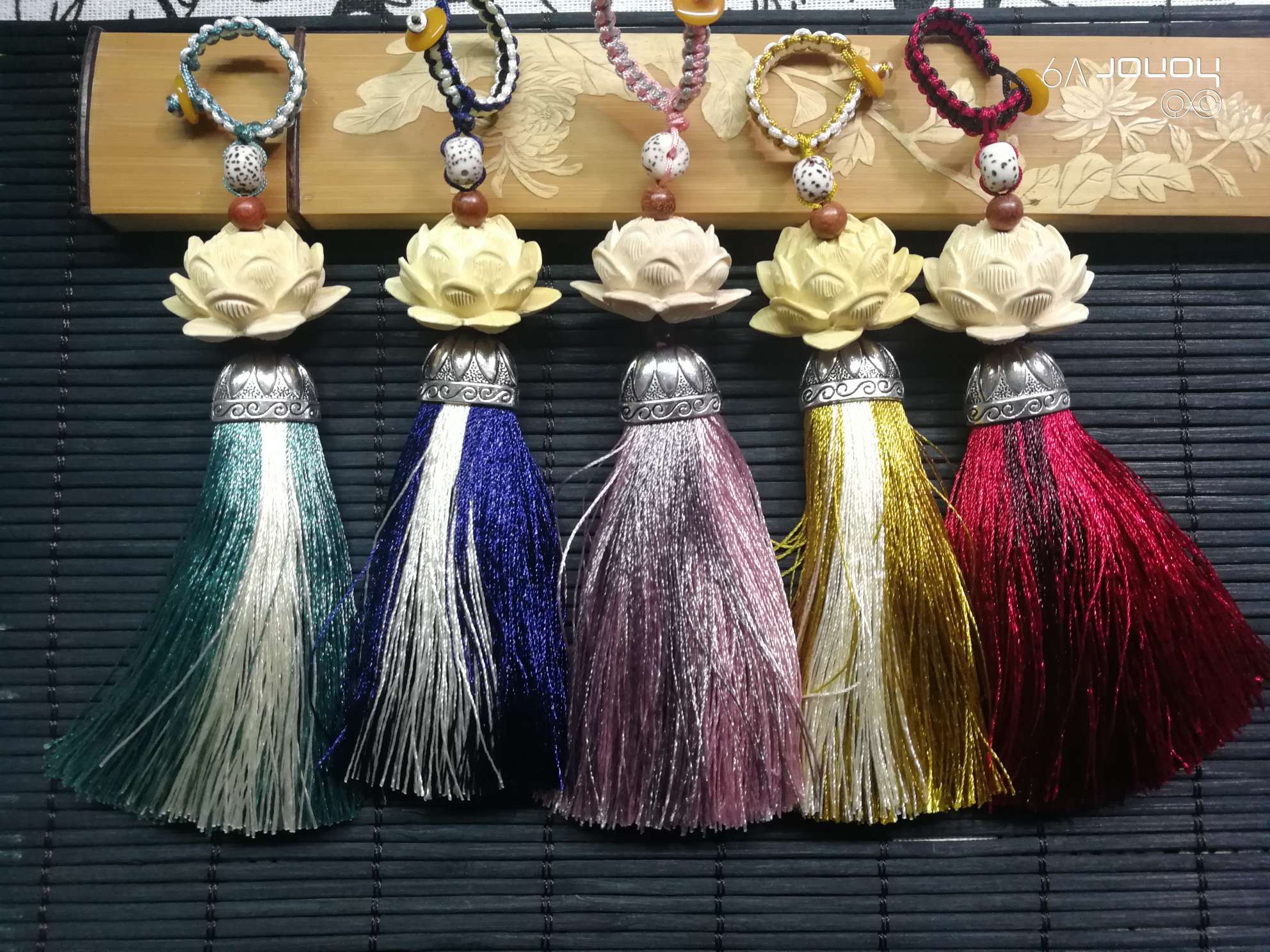 黄杨木/双色穗/莲花白底实物图