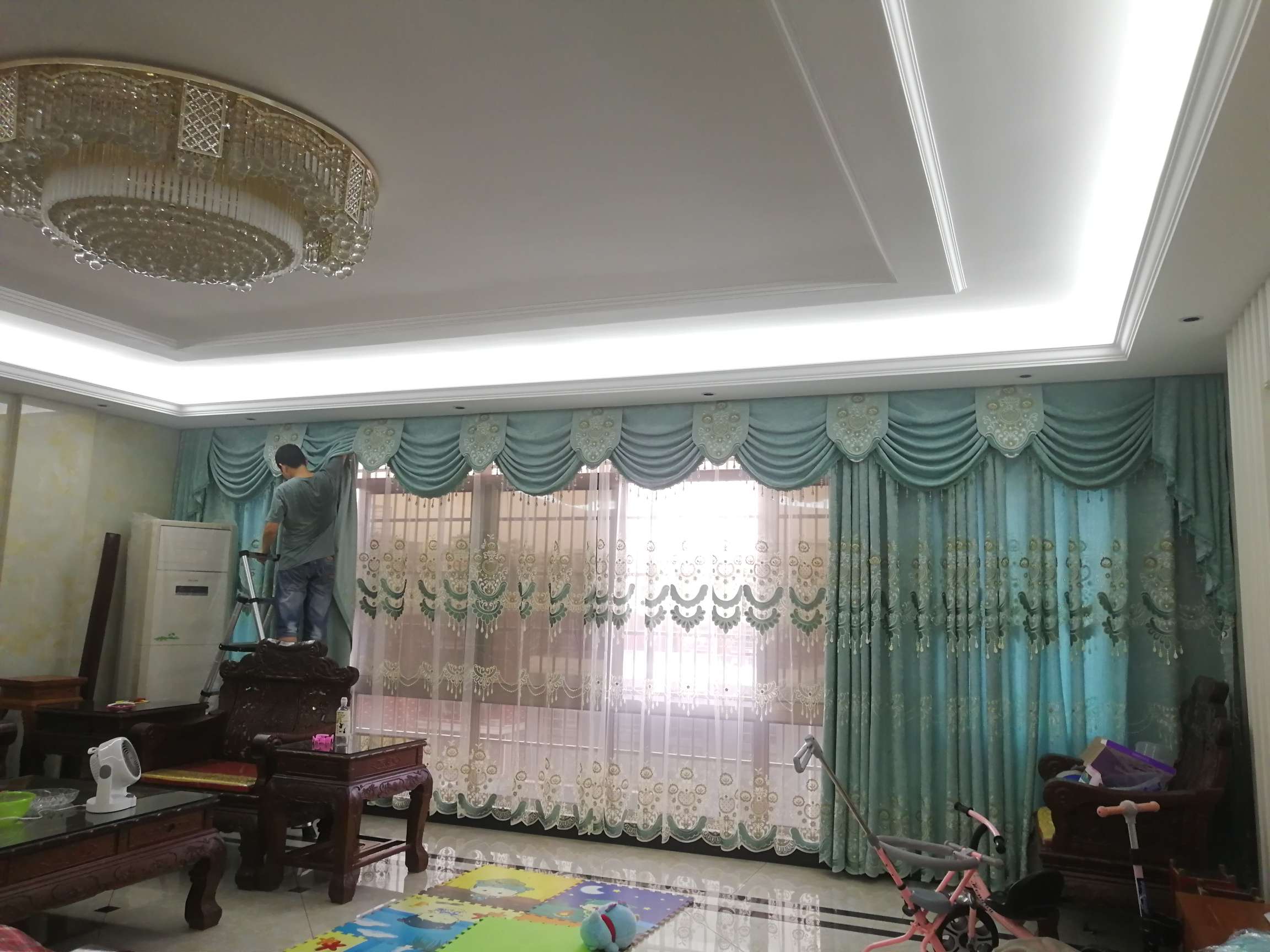 High-end water-soluble embroidered curtains for living rooms and bedrooms are priced in meters undefined