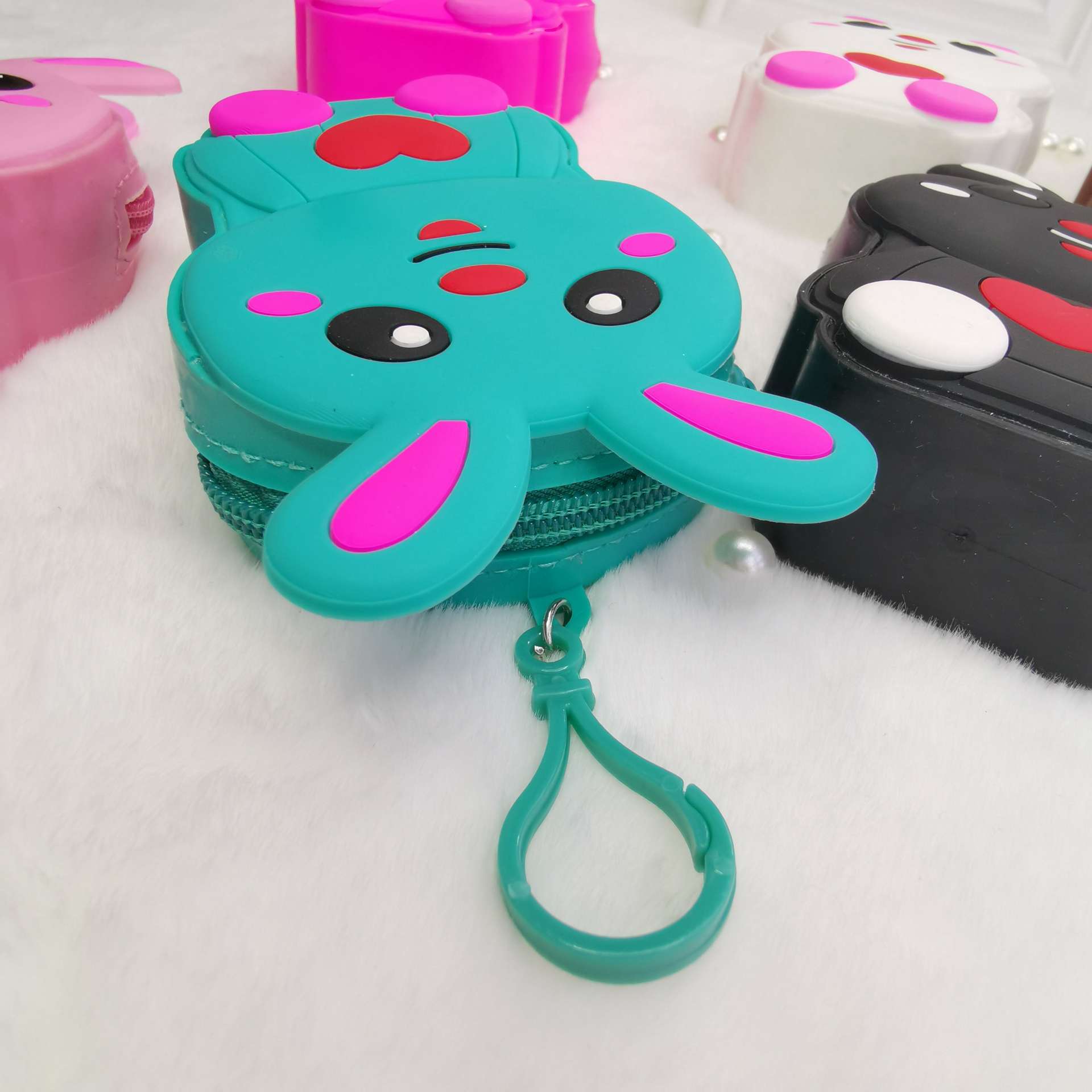 硅胶爱心兔子零钱包化妆包糖果包细节图