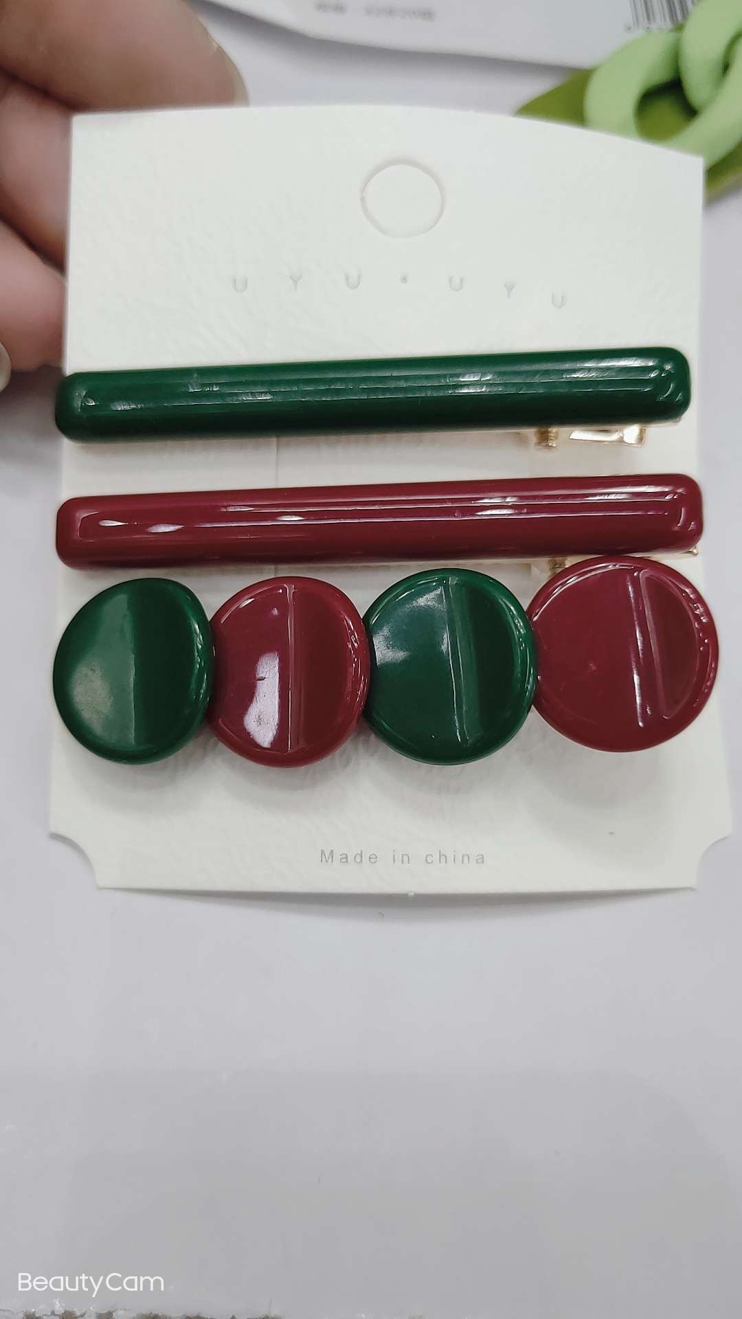 A three-piece hairpin thumbnail