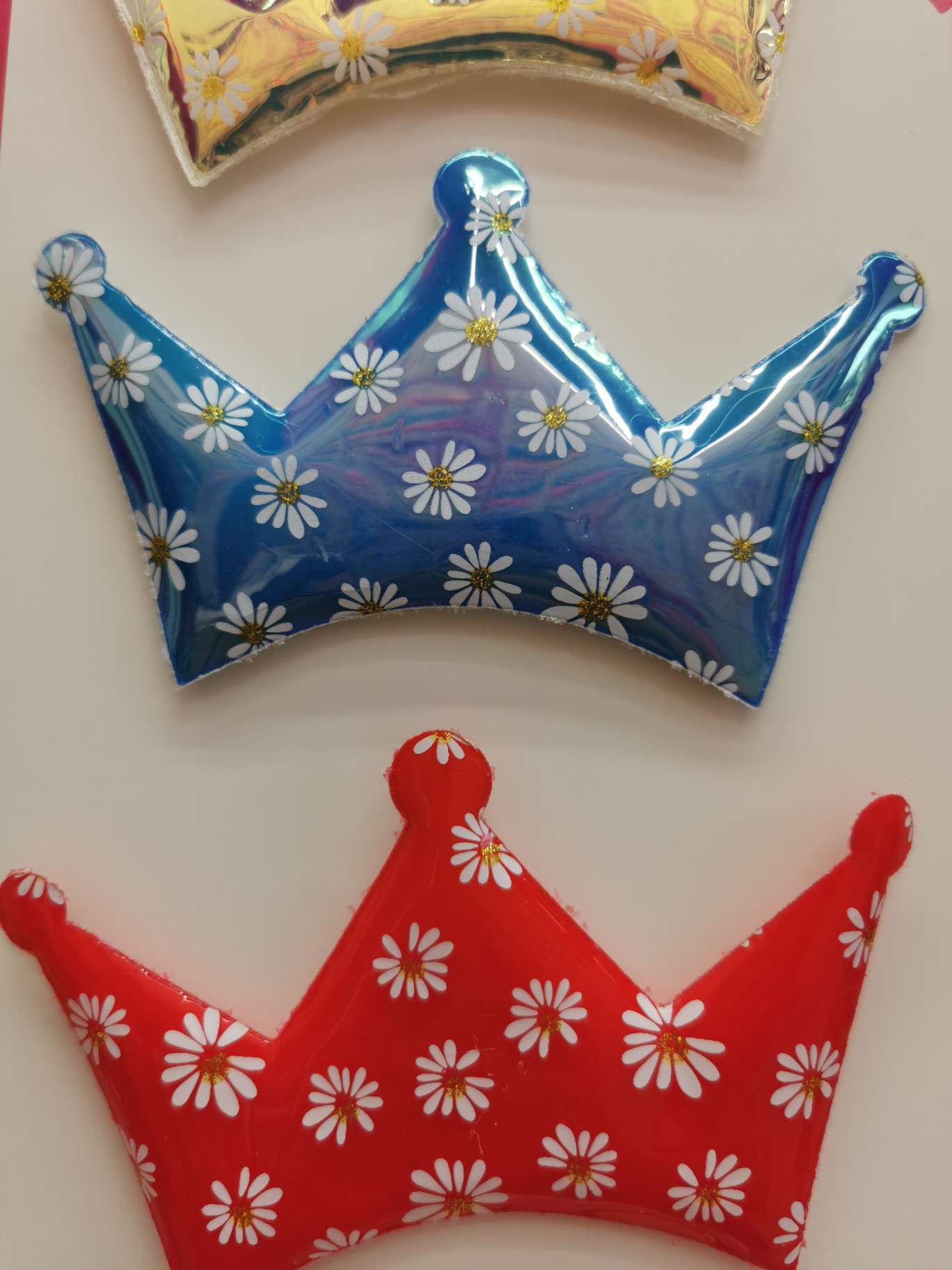 13.5 cm small Cuju transparent leather extra-large crown Application Scenario