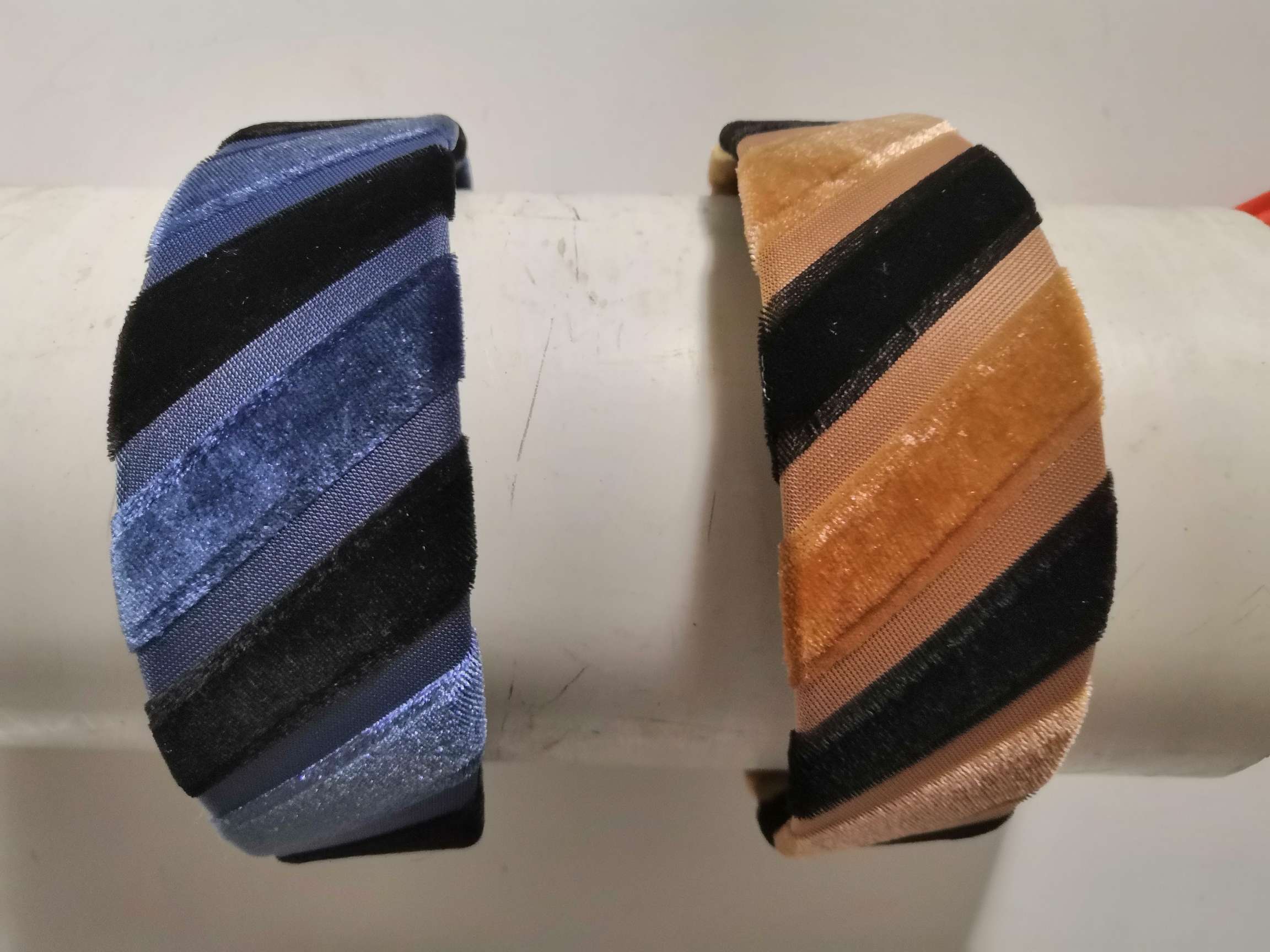 Wide flannelette full head clasp thumbnail