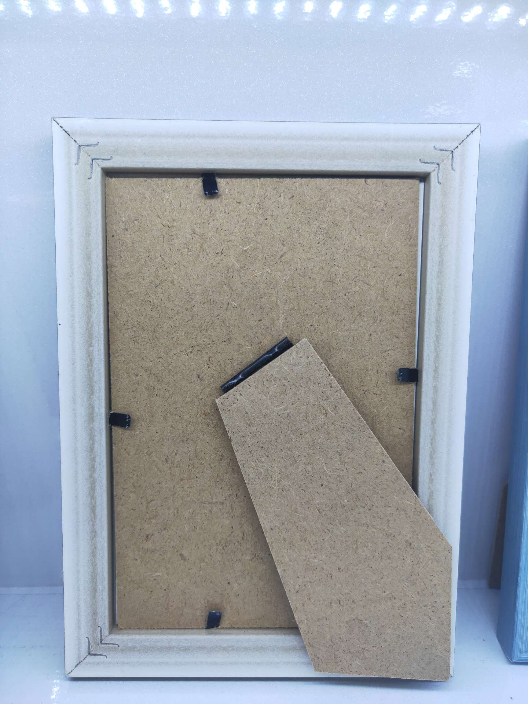 ins风彩色仿木相框产品图