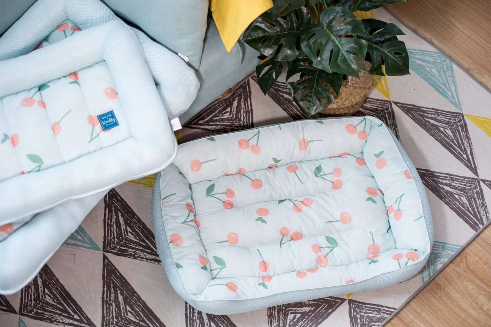 非常夏天的花型，火烈鸟，西瓜，菠萝结合在一起，这款非常受欢迎，夏天宠物宝宝就喜欢这样的窝！详情图10