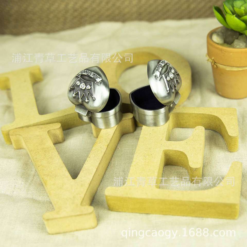 6B68，爱心有钻胎毛乳牙盒产品图