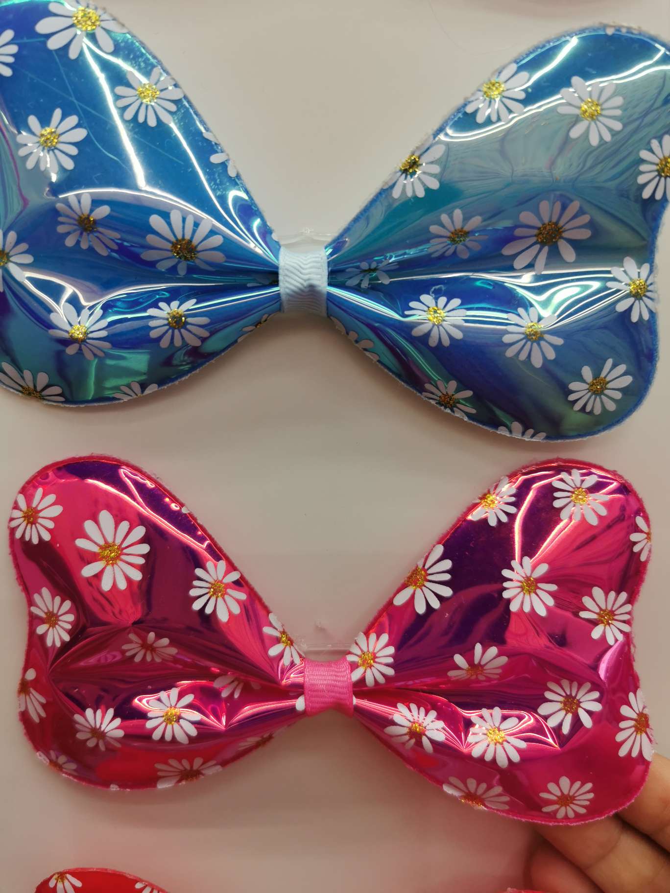 A 13-centimeter small Cuju transparent Pitt bow tie details Picture