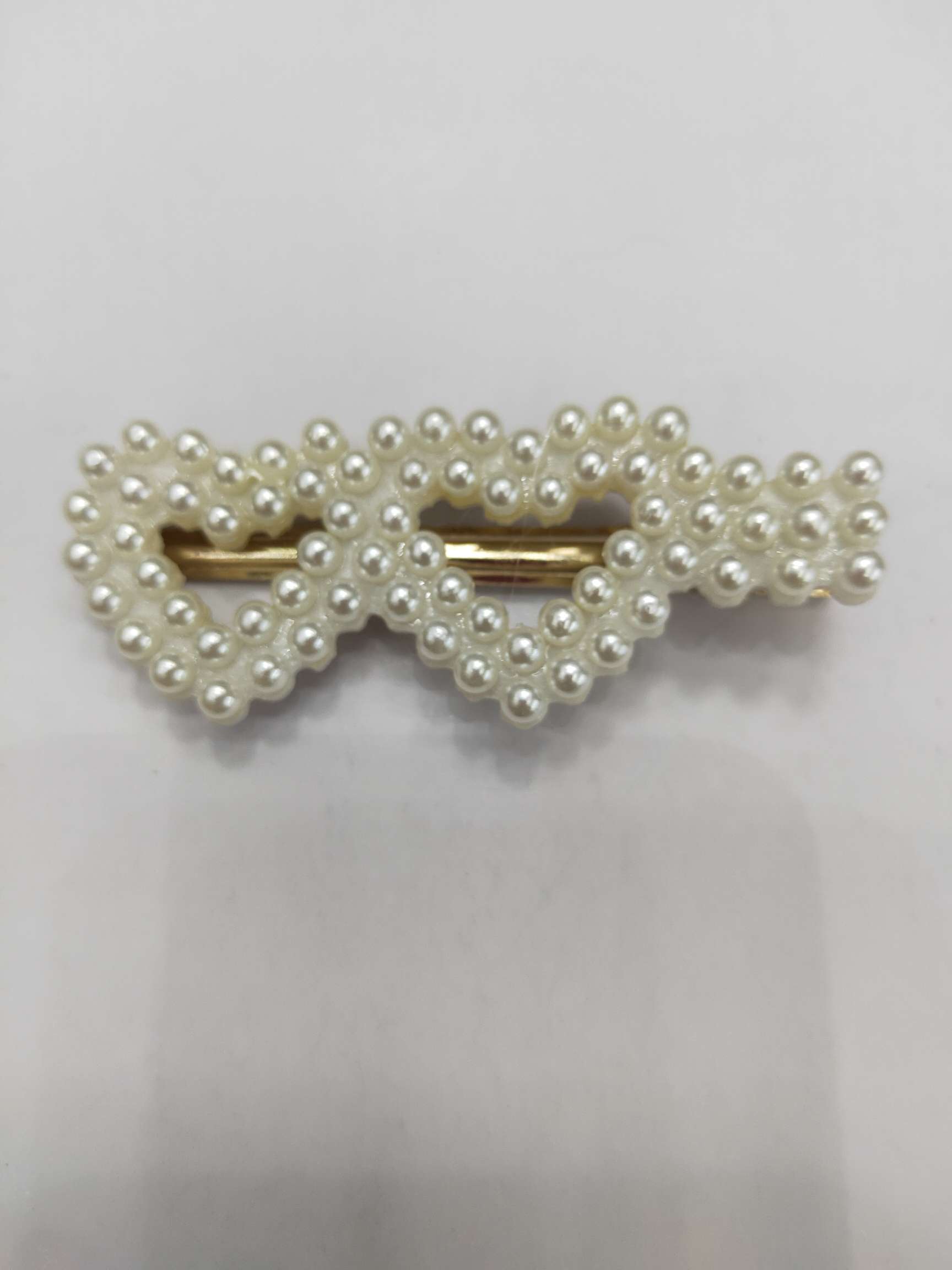Pearl pin thumbnail