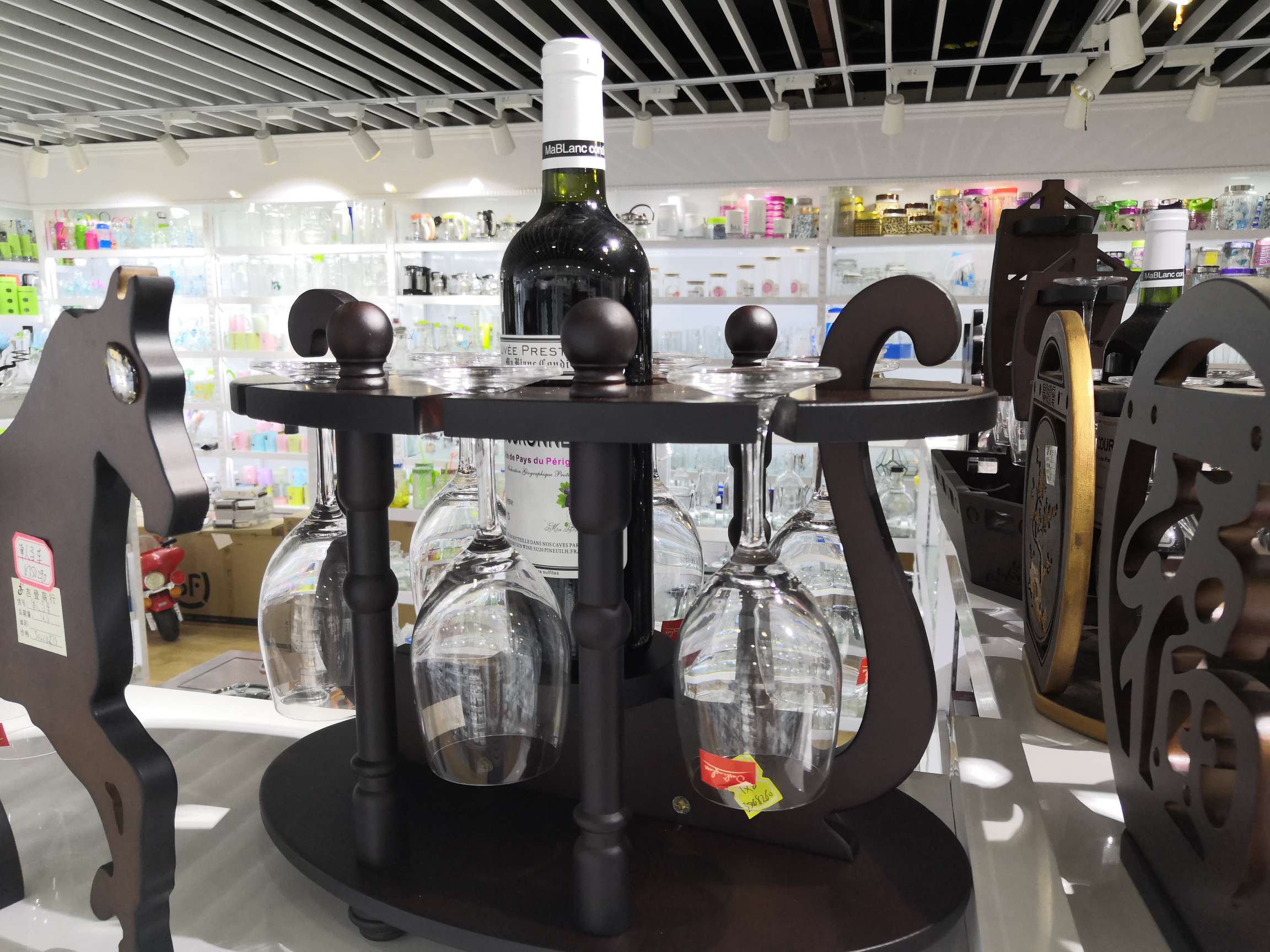 圆鼎酒架产品图