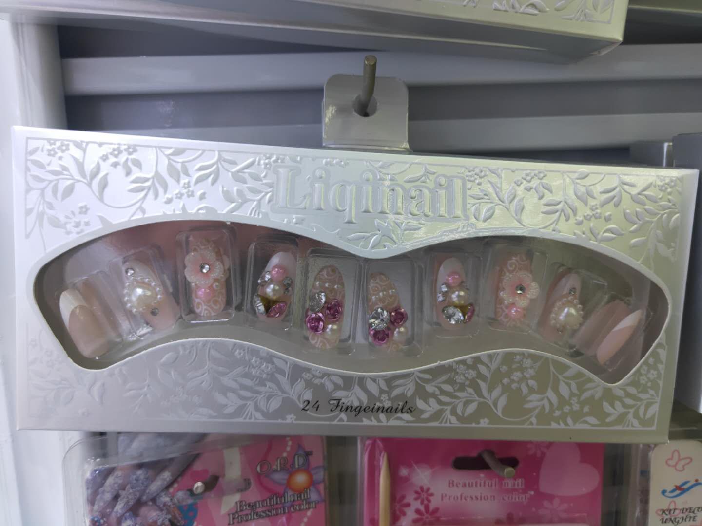 New nail style with diamond nail band and nail glue thumbnail