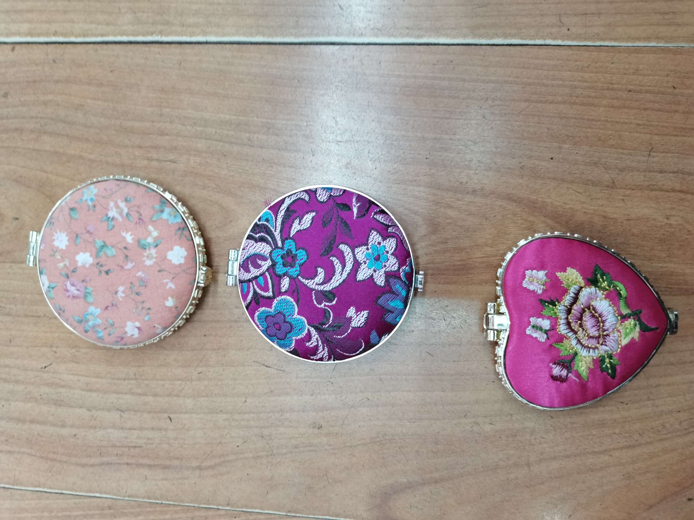 绣花镜子