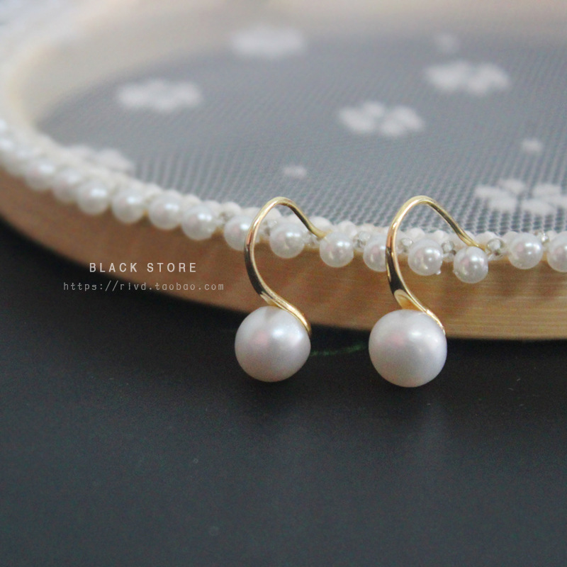 A natural pearl exudes a simple and elegant charm Item Picture