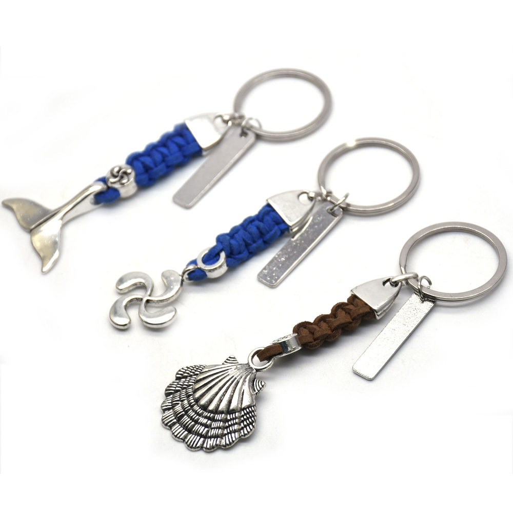 Hand-woven fish-shaped shell velvet rope keychain pendant, seaside travel gift