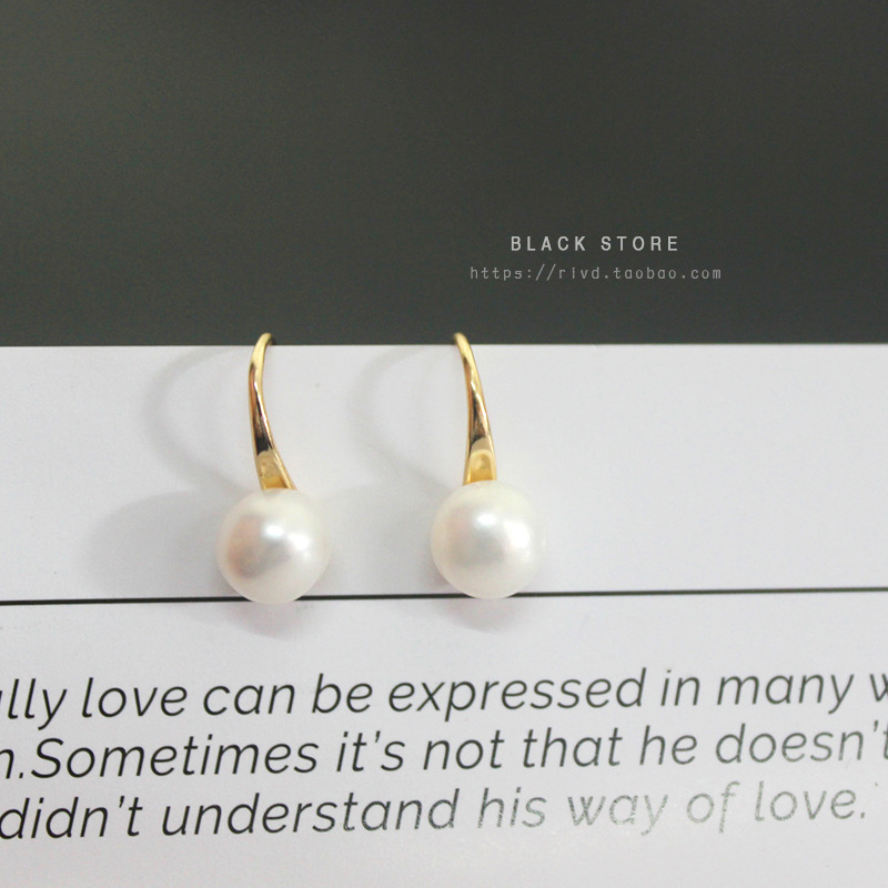 A natural pearl exudes a simple and elegant charm Application Scenario