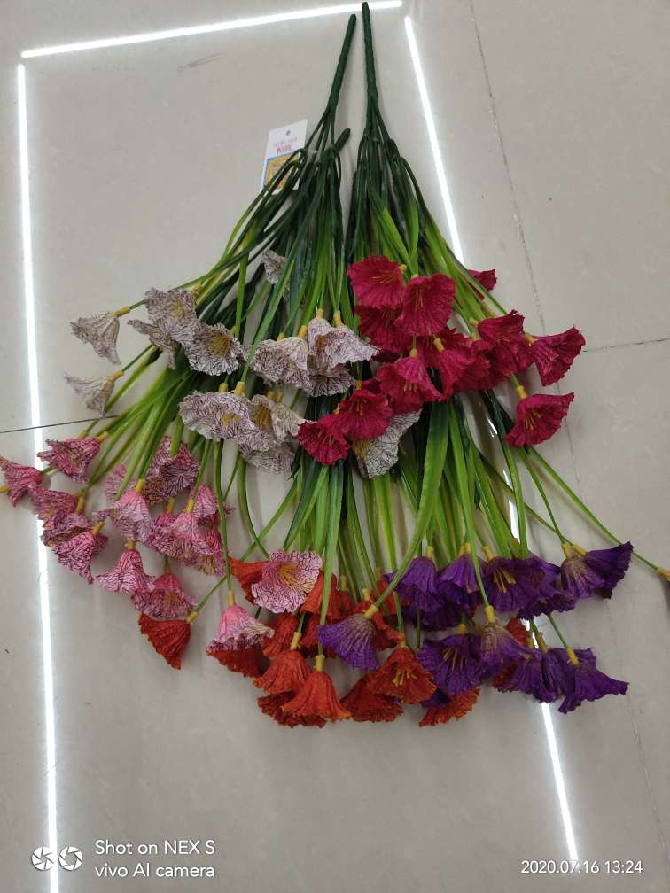 HY2019965 Water Plant and Small flower Bouquet details Picture
