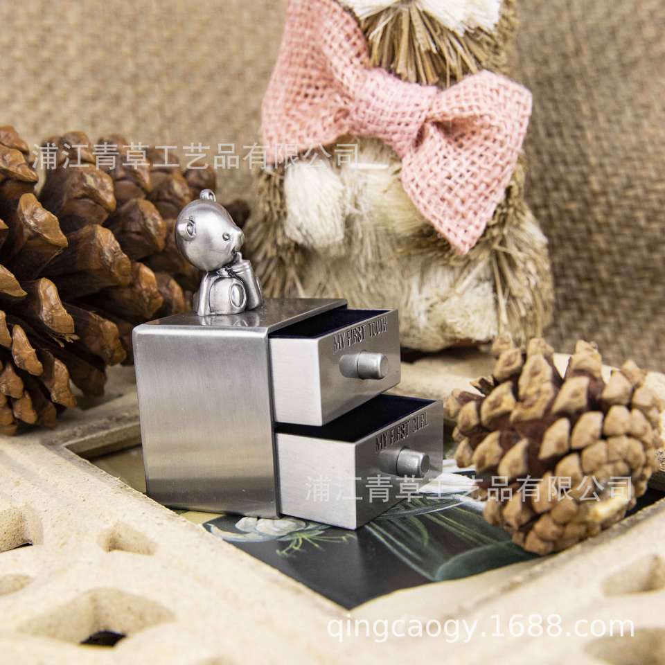 6B40，小熊带两个小抽屉的胎毛乳牙盒细节图