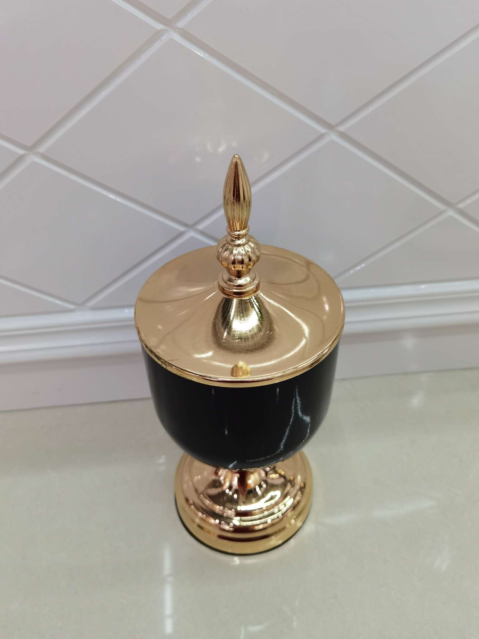 Glass handicraft, glass vase, glass household, glass decoration, glass sugar jar thumbnail