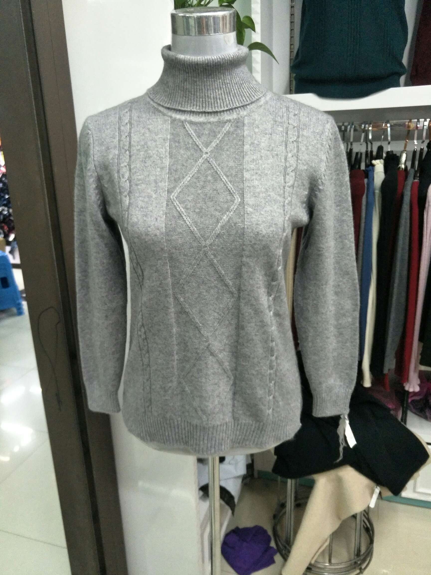 Cashmere high neck