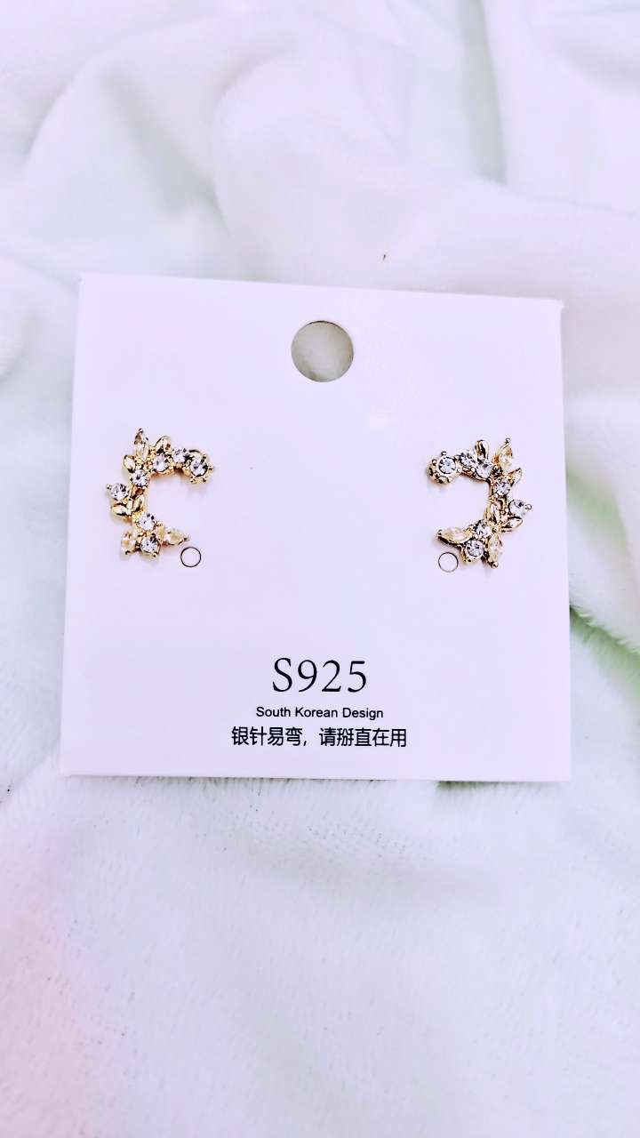 Temperament earrings Female Korean sterling silver earrings simple cold wind earrings Pearl pendant accessories simple personality earrings thumbnail