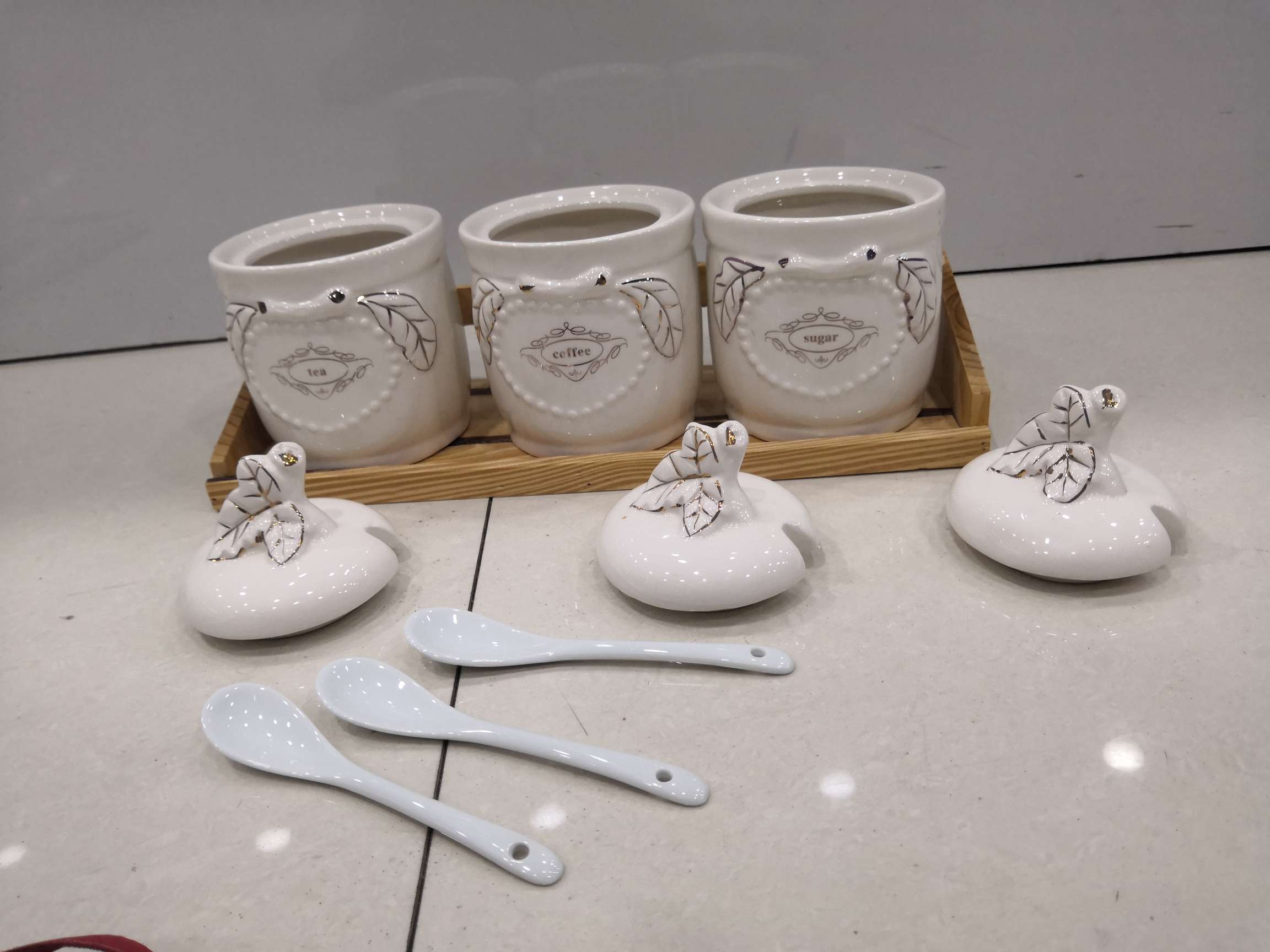 陶瓷工艺品实物图