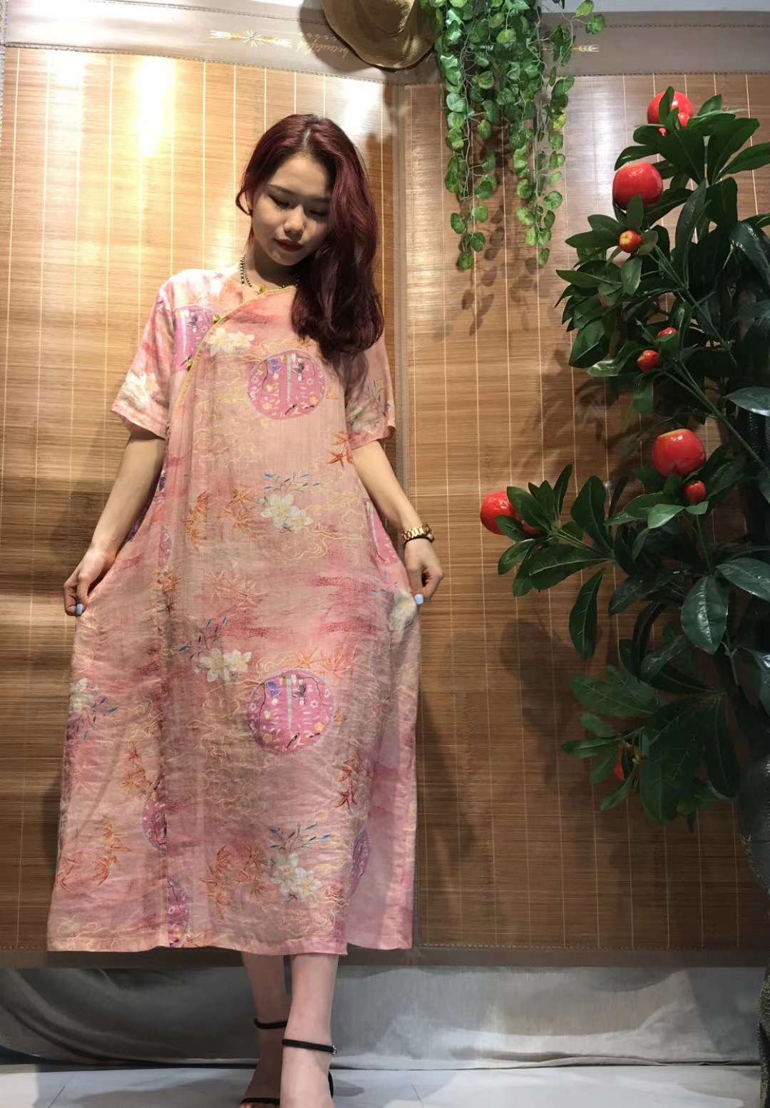 2024年夏季新品文艺宽松舒适茶服五分袖圆领印花连衣裙