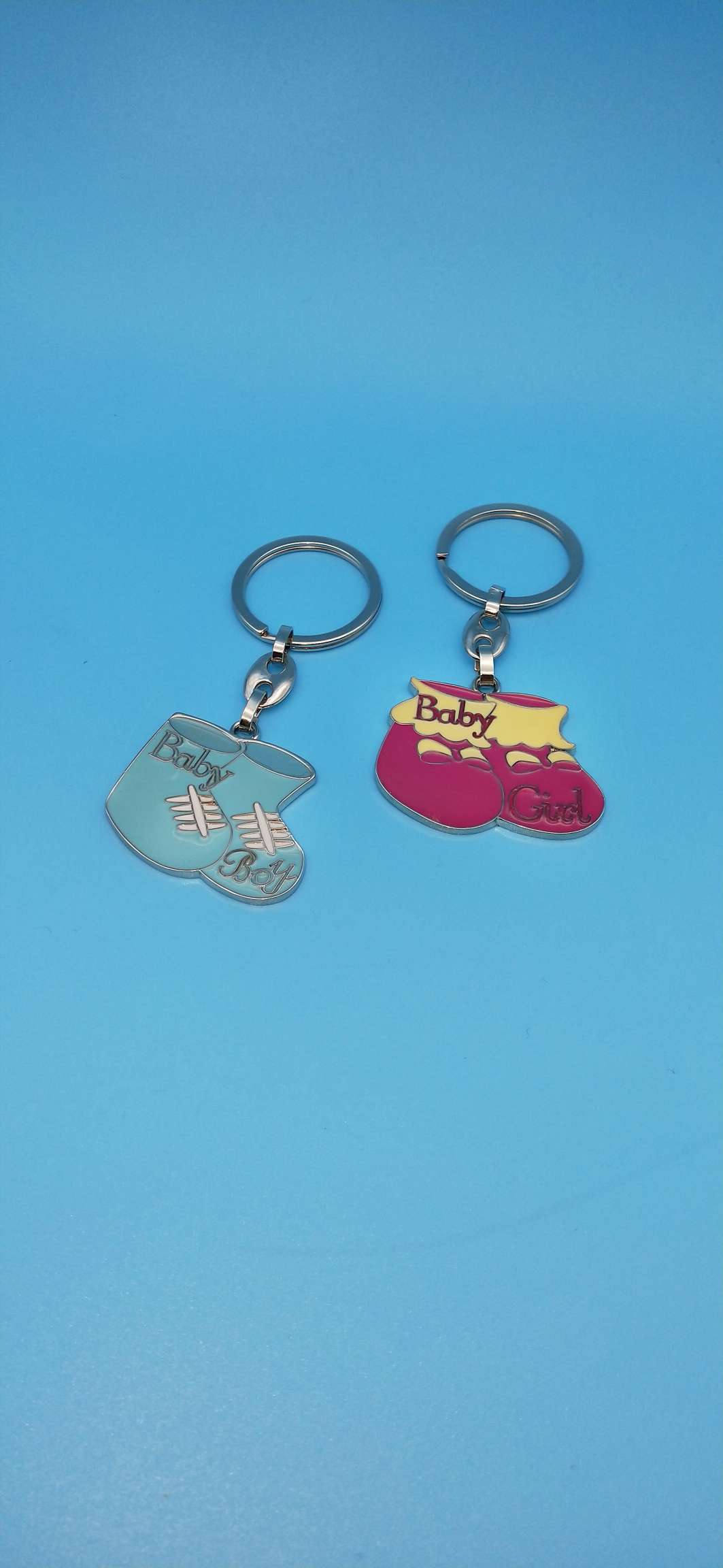 Cute shoe oiled keychain Specification image