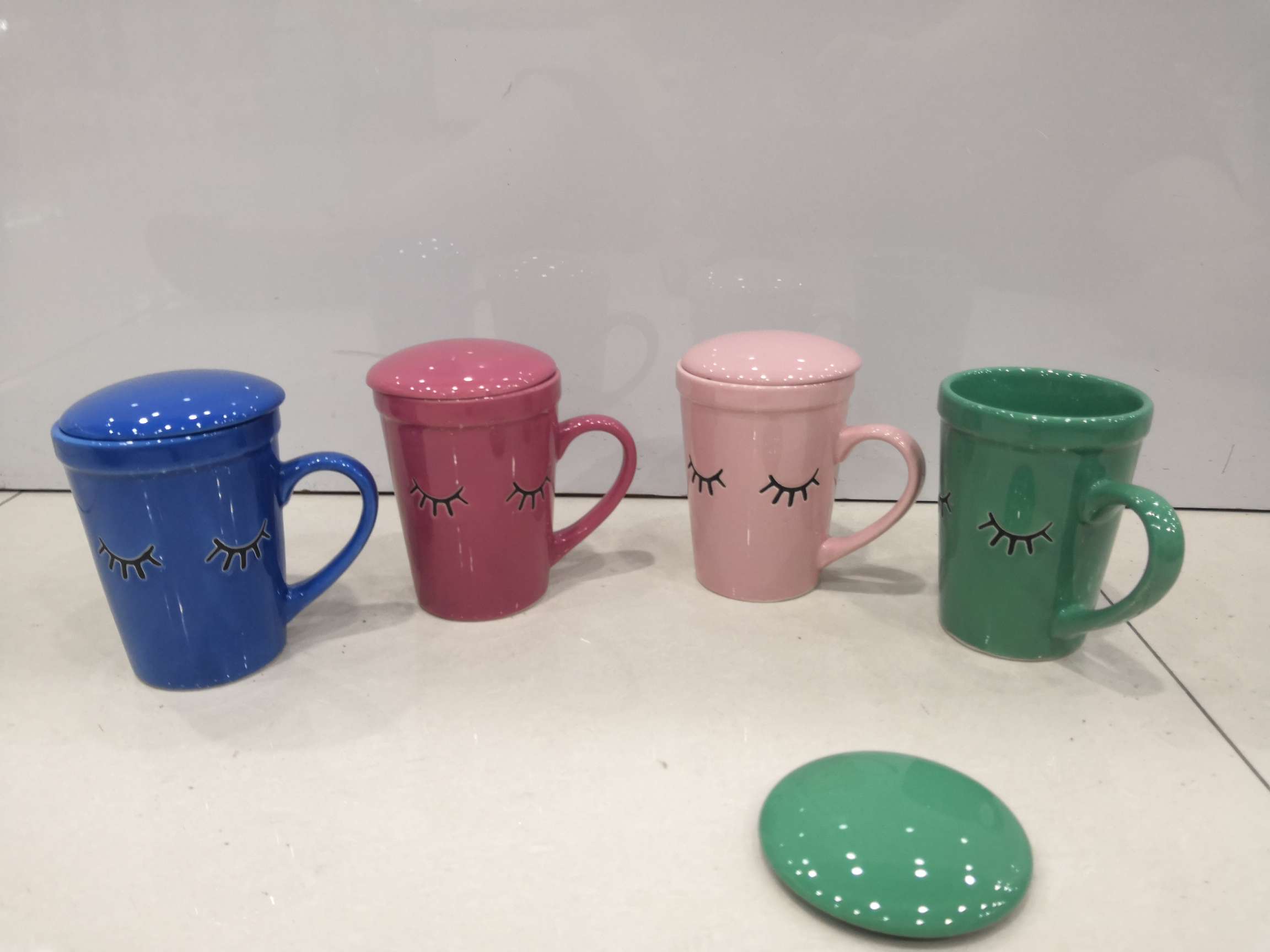 New ceramic covered cups of this season are sold directly by the manufacturer in stock Specification image