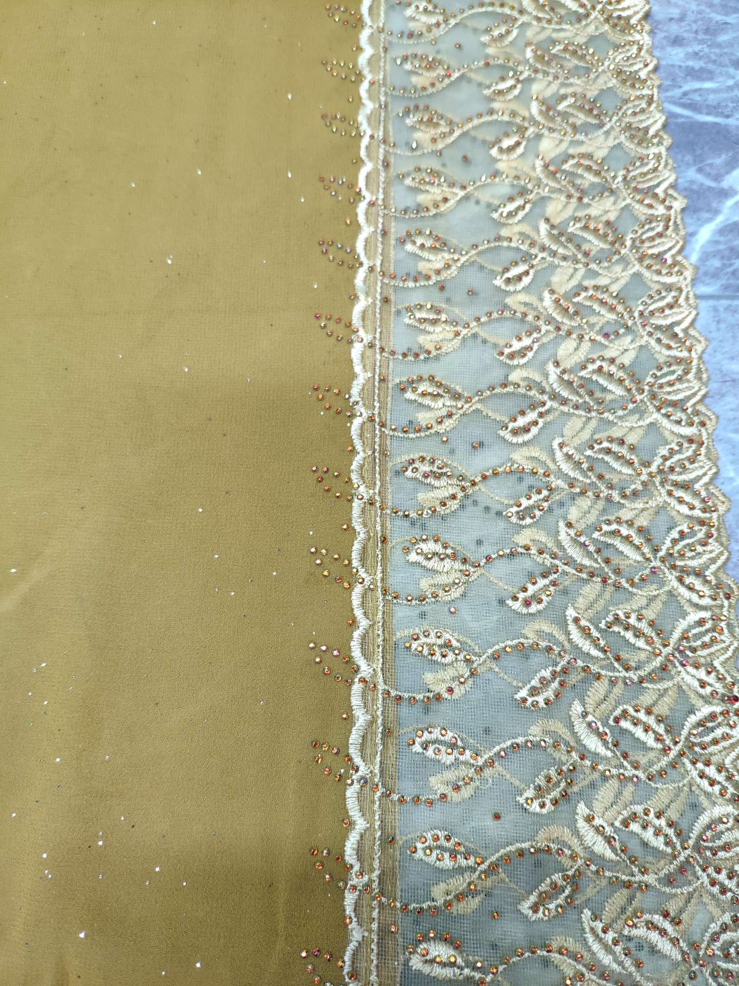 A long scarf with chiffon lace, rhinestone and gold sprinkling Specification image