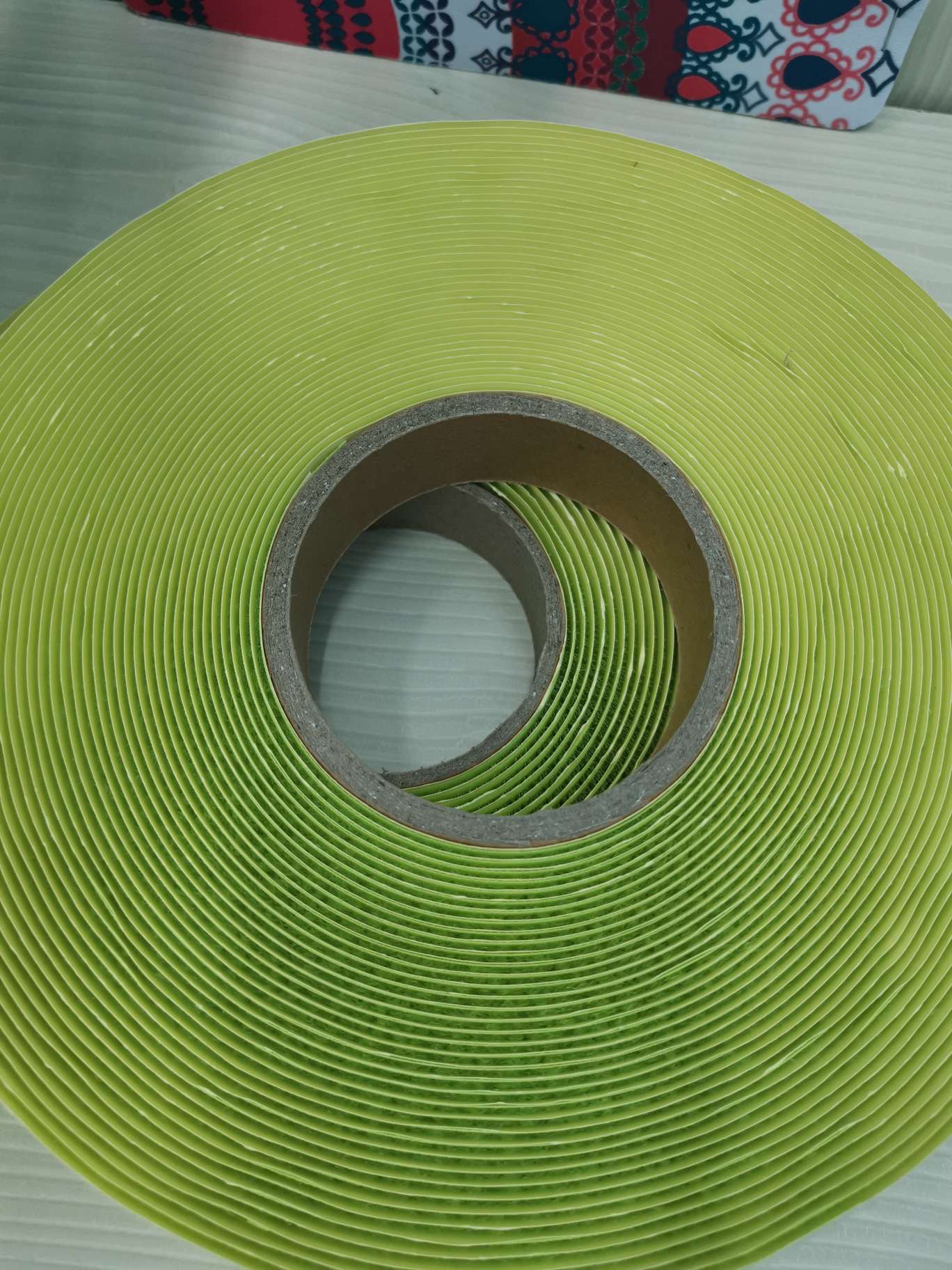 2.5cm color back-rolled yellow paper Korean Velcro Item Picture