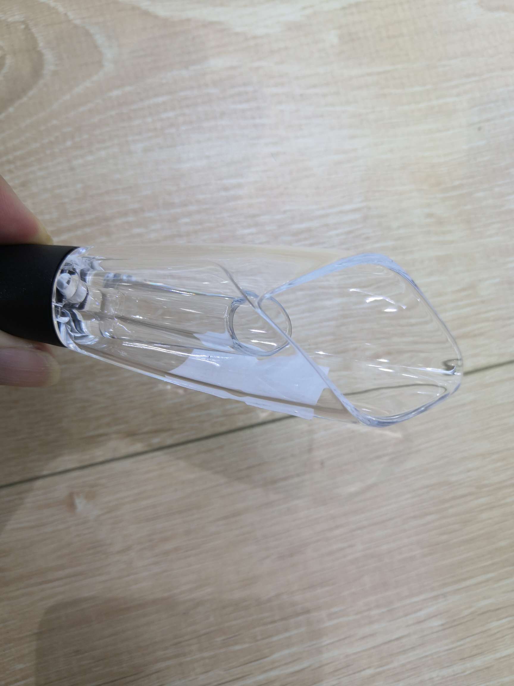 Red wine pouring device details Picture
