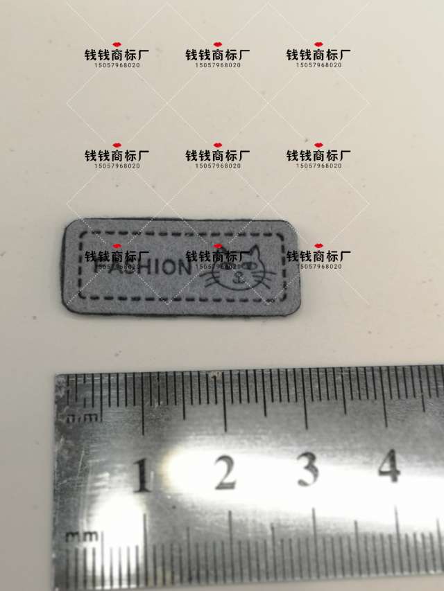 卡通小猫咪标 超纤标  布贴 装饰标软商标 高档皮标签厂家订做麂皮绒标压印logo定制韩国绒压印标价格优惠