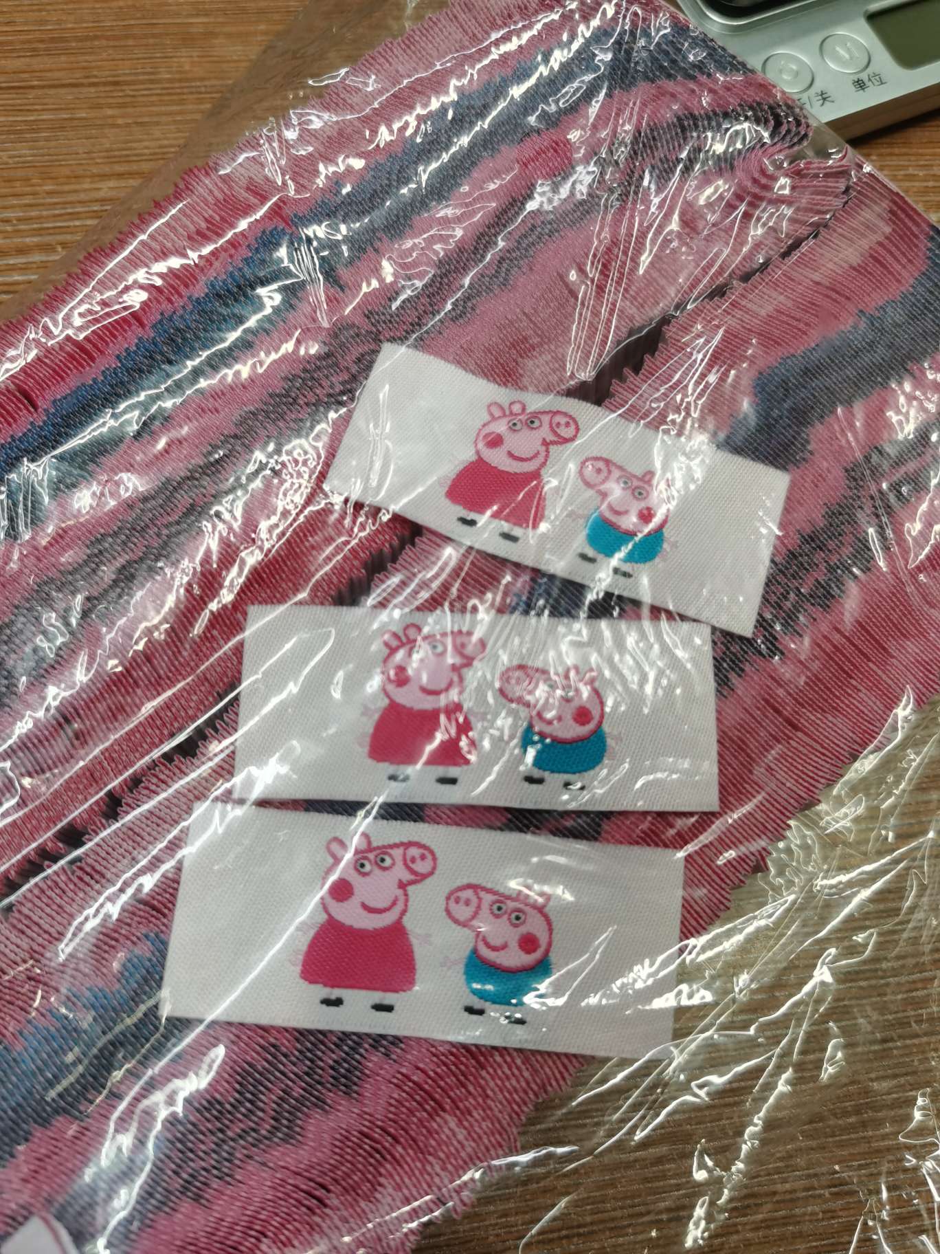 Fabric Label, Cartoon Label, Fabric Label, Fabric Label, Peppa Pig Application Scenario