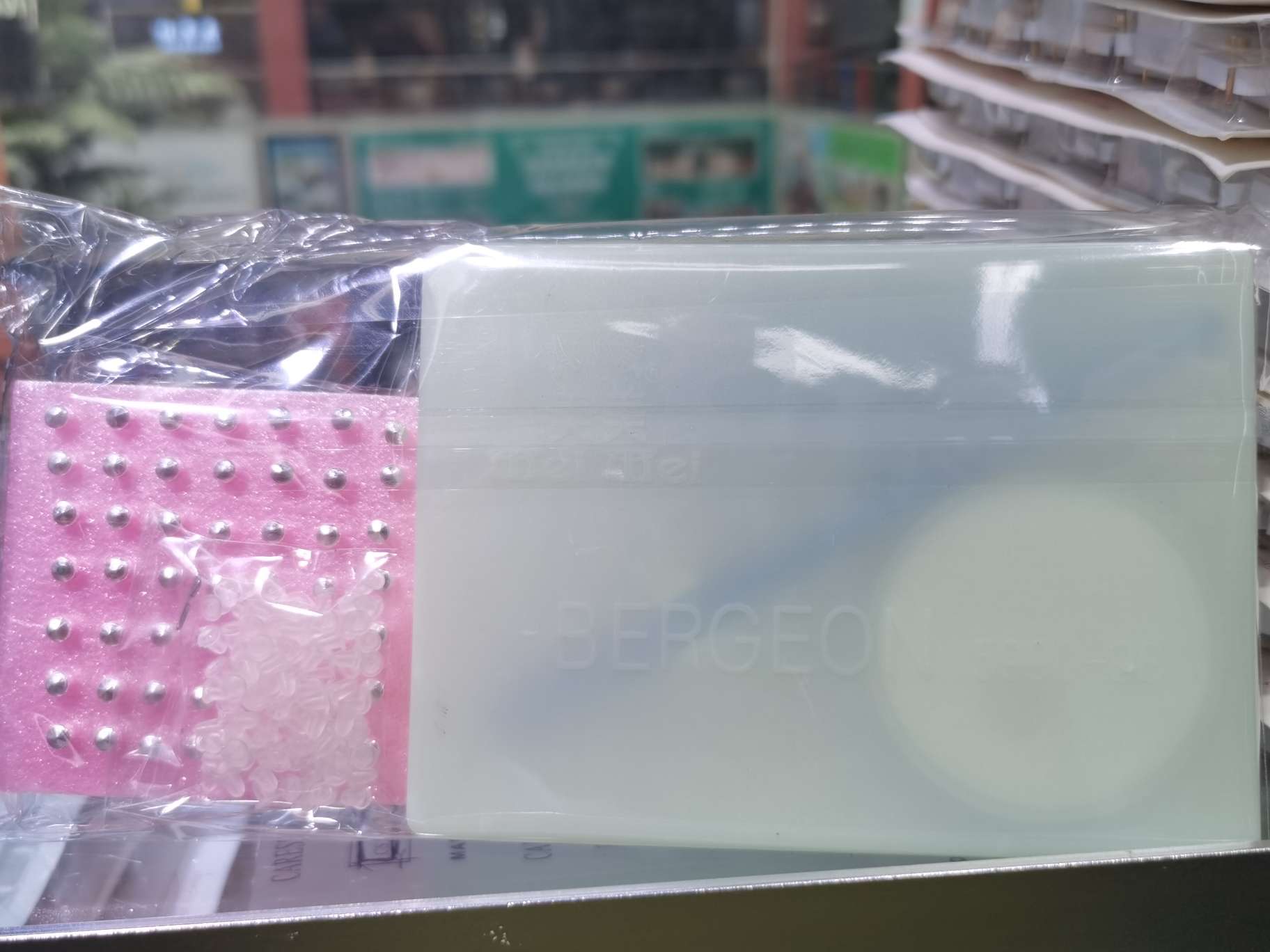 穿耳机套装