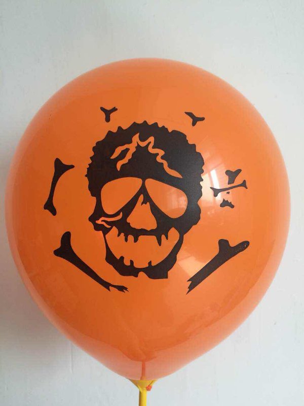 A pack of 100 pieces of Halloween skeleton balloons