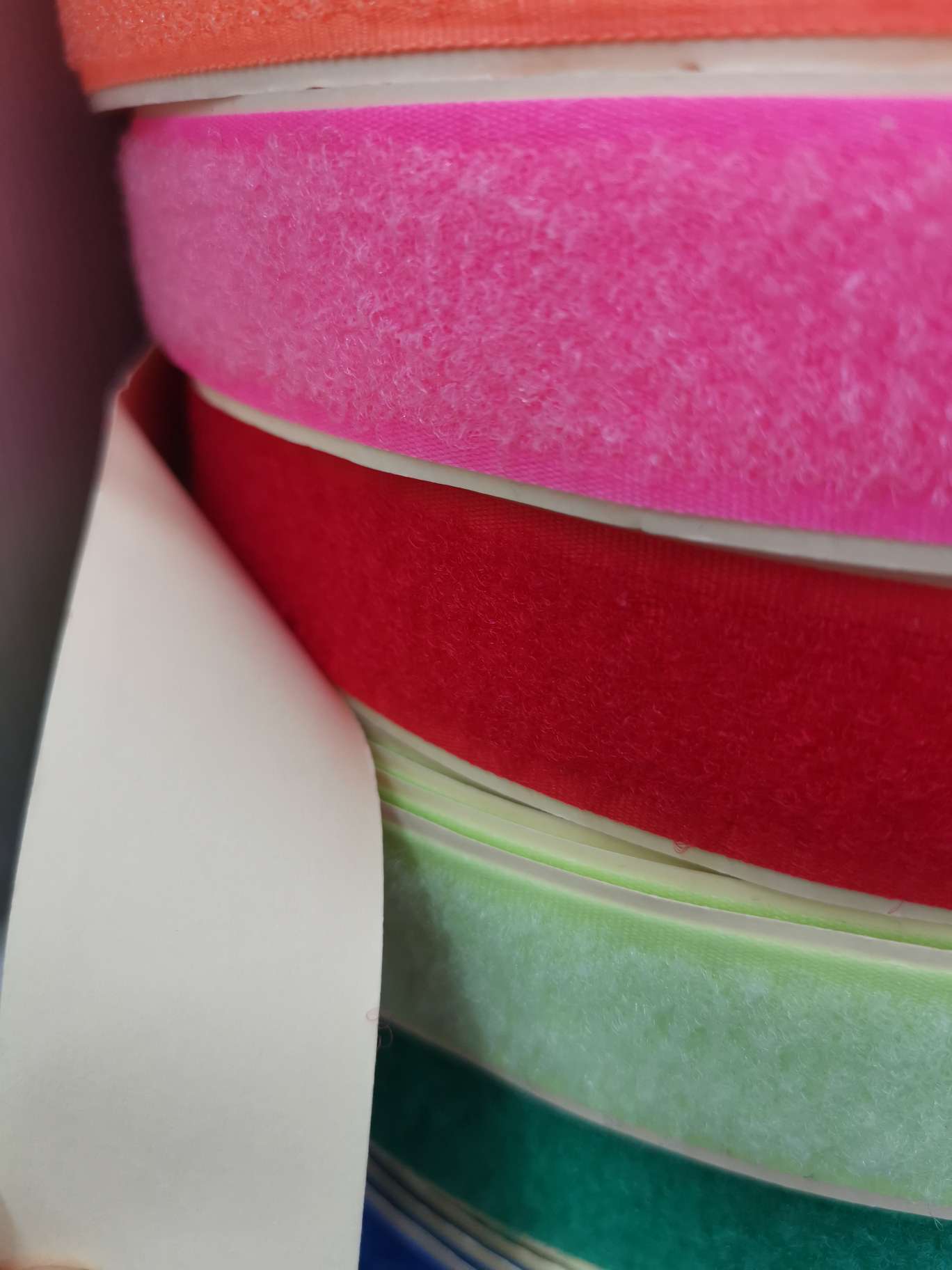 2.5cm color back-rolled yellow paper Korean Velcro Specification image