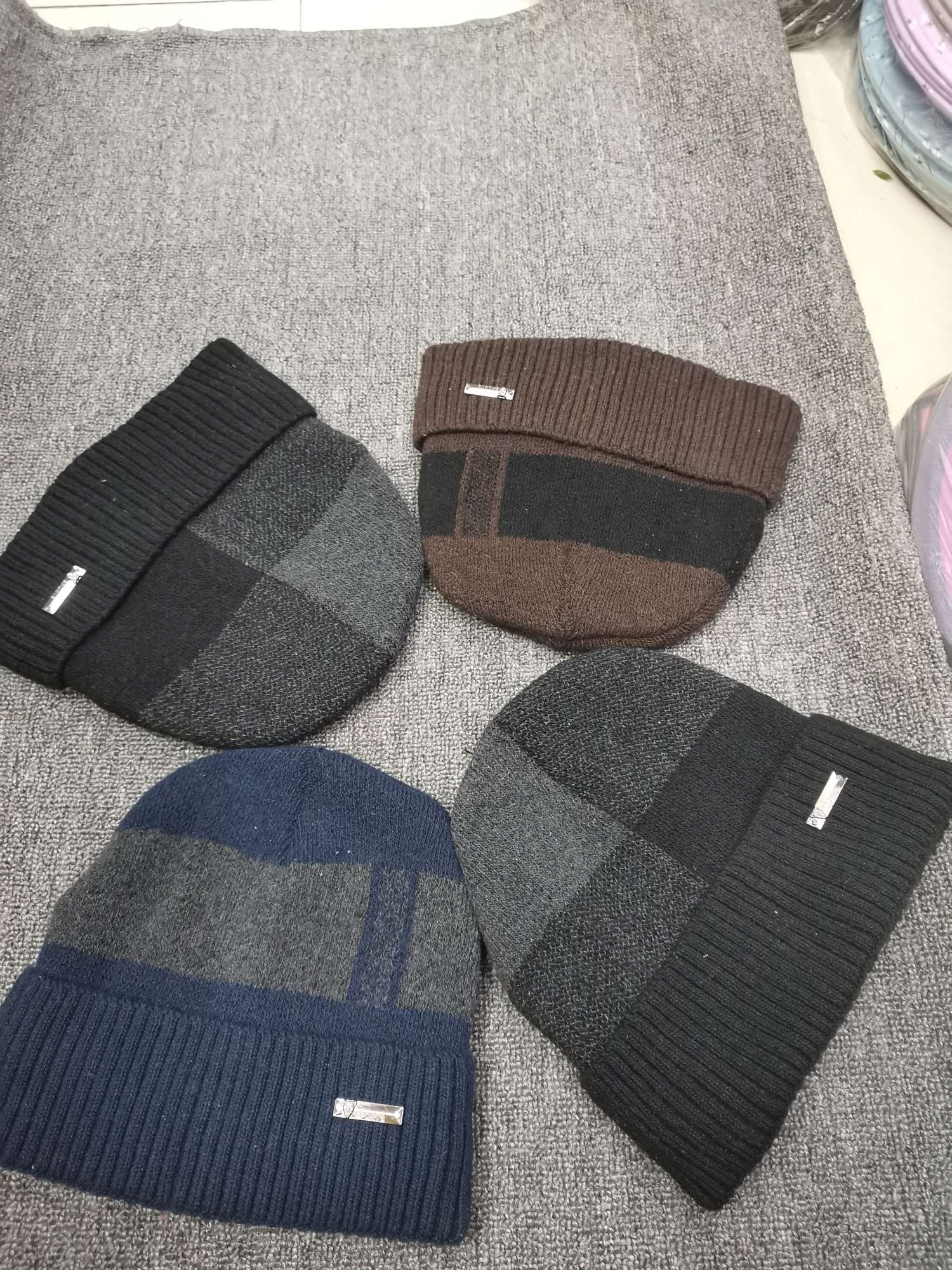 Ice Cube Cap details Picture
