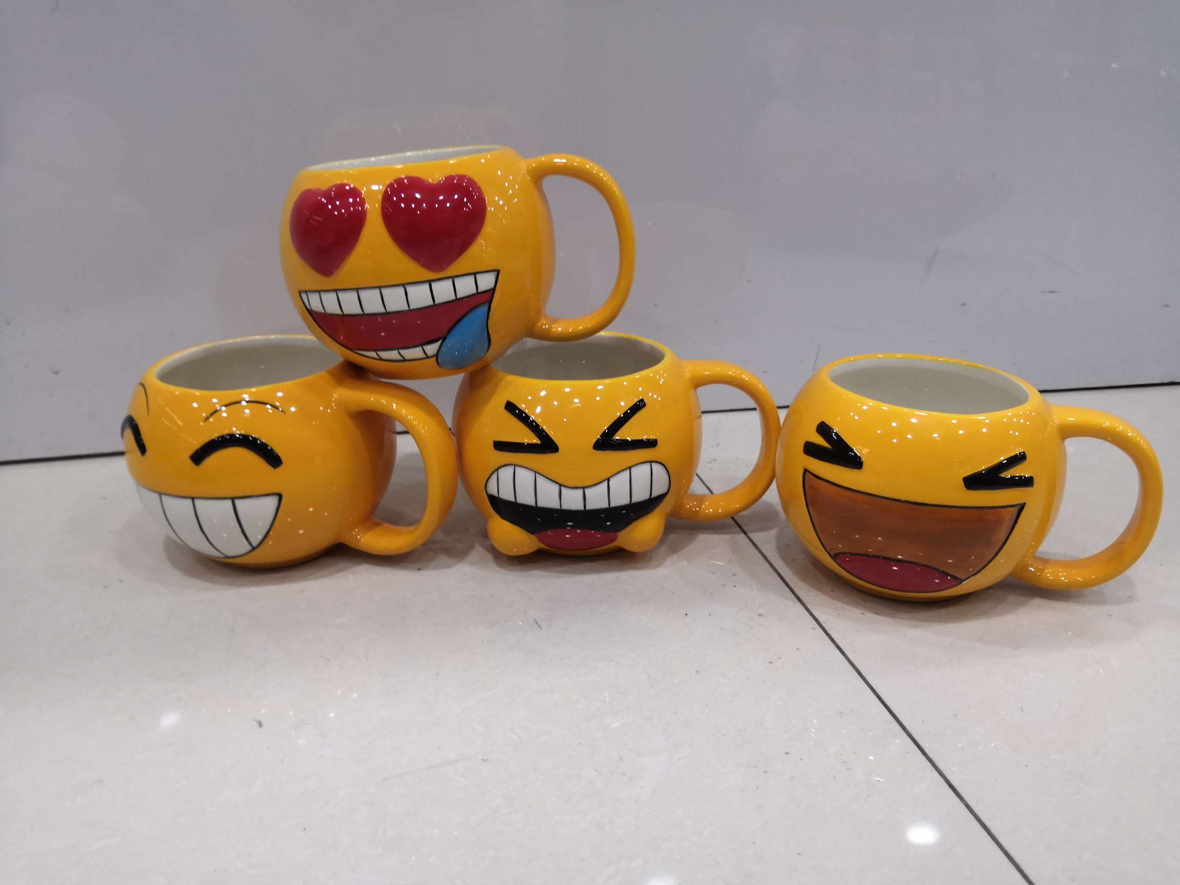 暴力熊/招财猫/茶壶/花瓶摆件/瓷器产品图