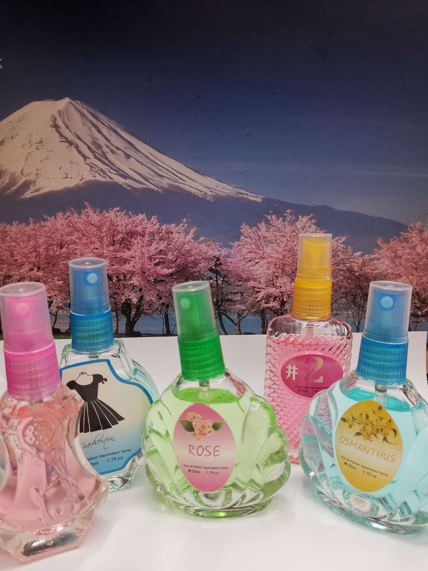Direct sales from the manufacturer of osmanthus, jasmine, rose and lily scented perfumes for export, with a long-lasting fragrance