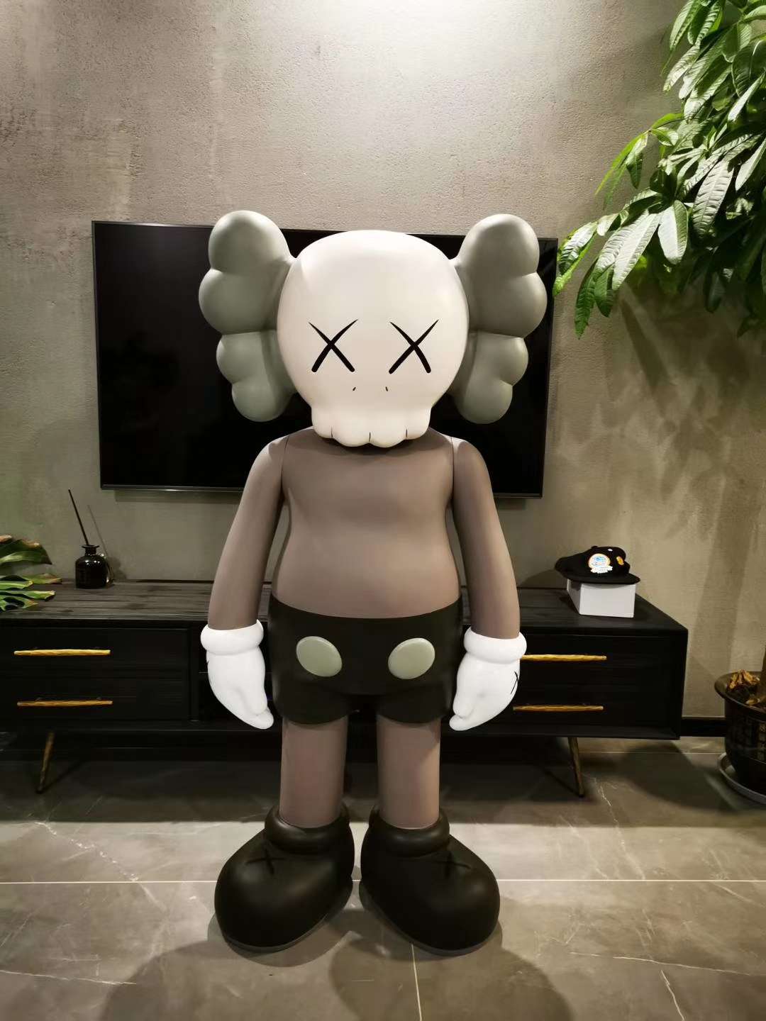 Kaws (large size) floor-standing figurine sculpture, fiberglass Violent bear cartoon, shopping mall trendy brand, large-scale visual merchandising, living room decoration 1