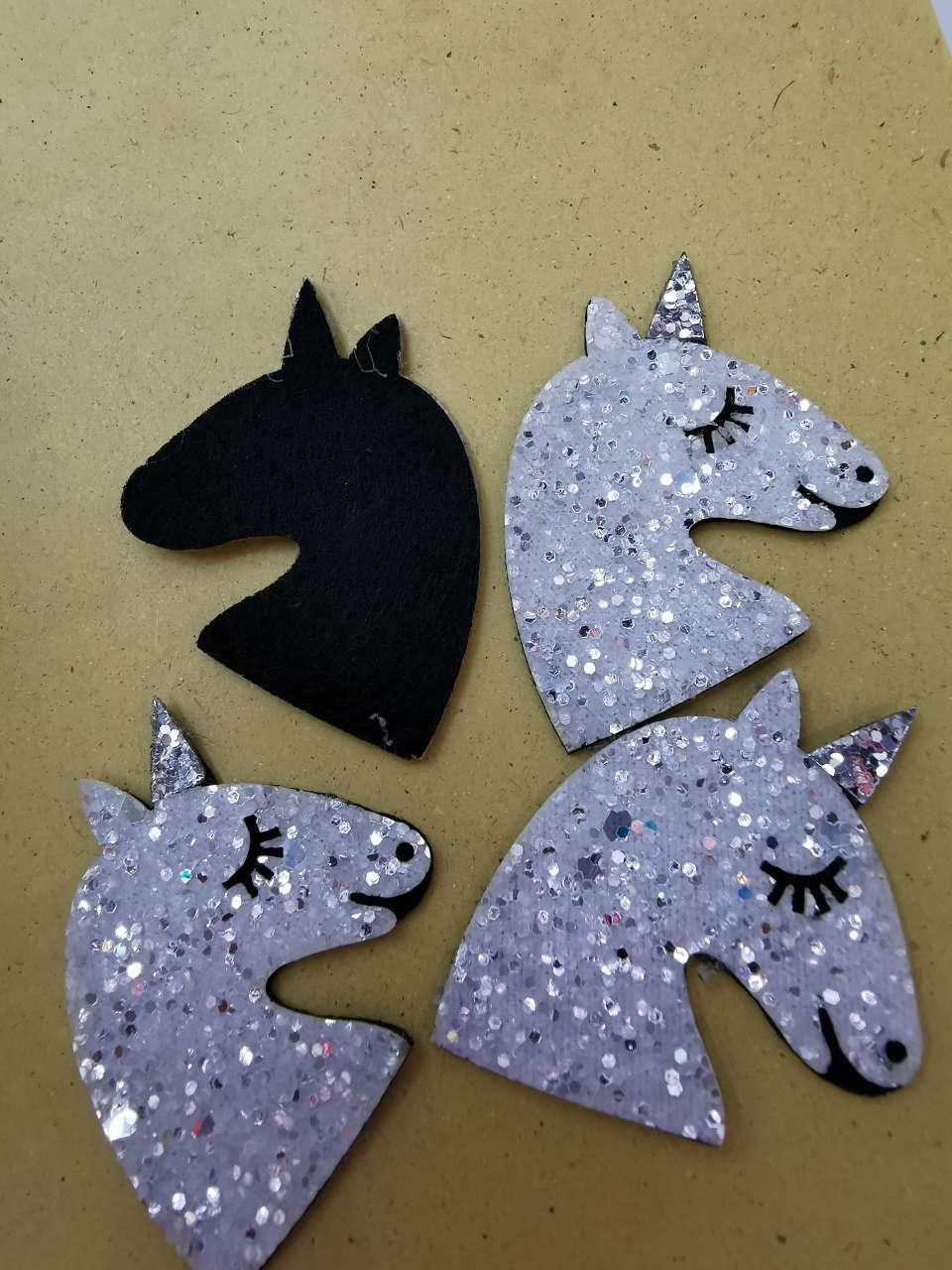 4 cm Sequined unicorn jewelry accessory Specification image