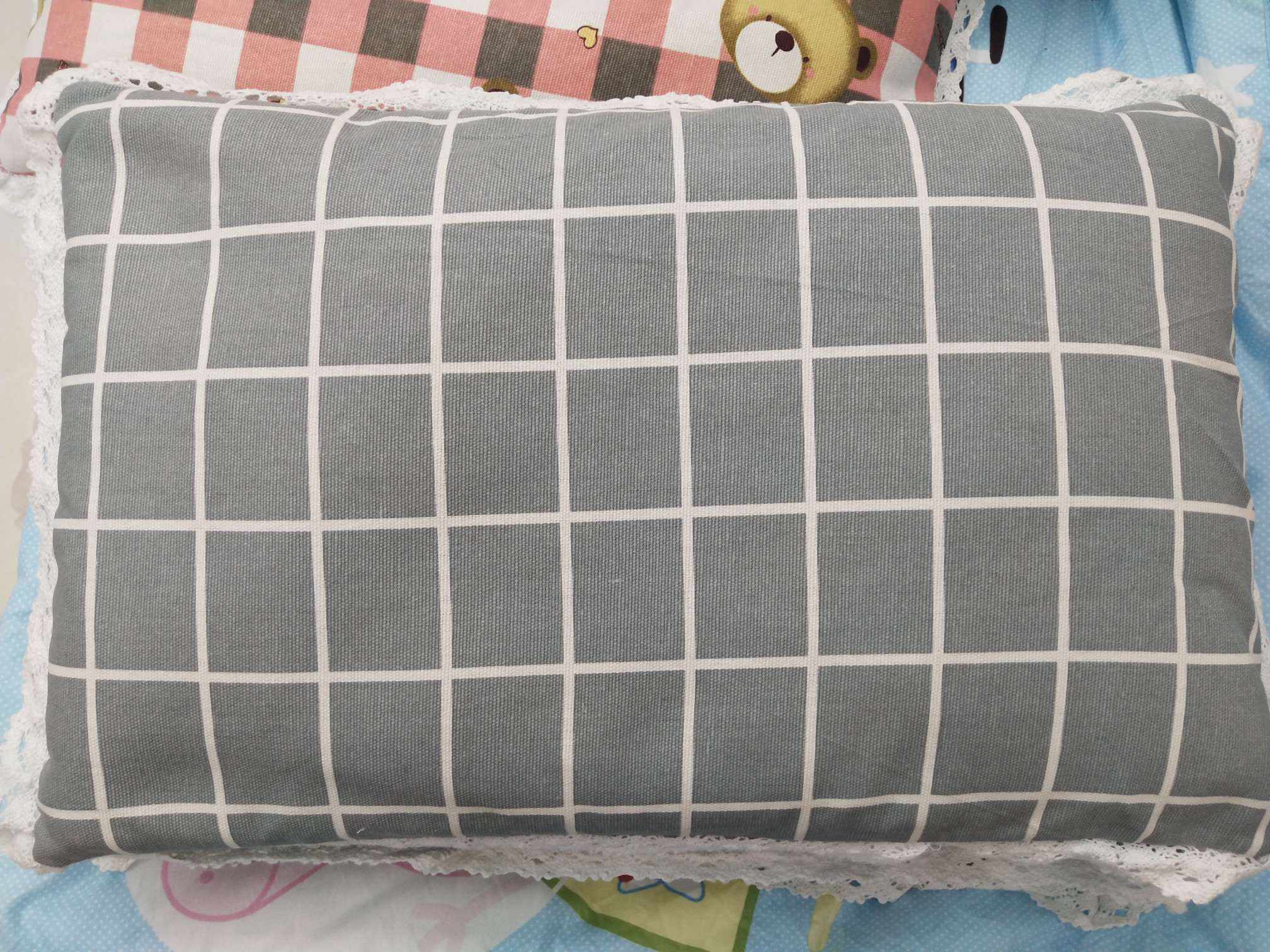 Baby and children's pillow, millet pillow grid