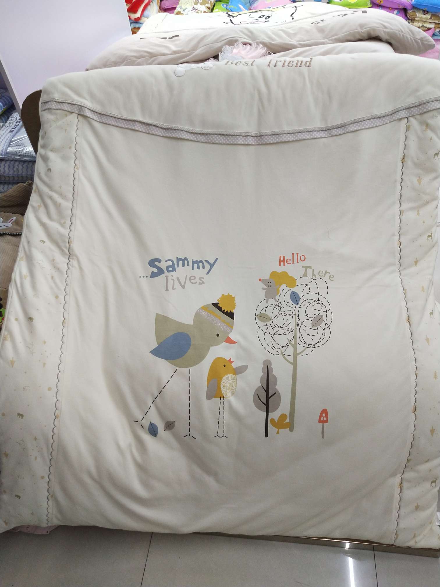Three-piece set of children's bedding made of colored cotton details Picture