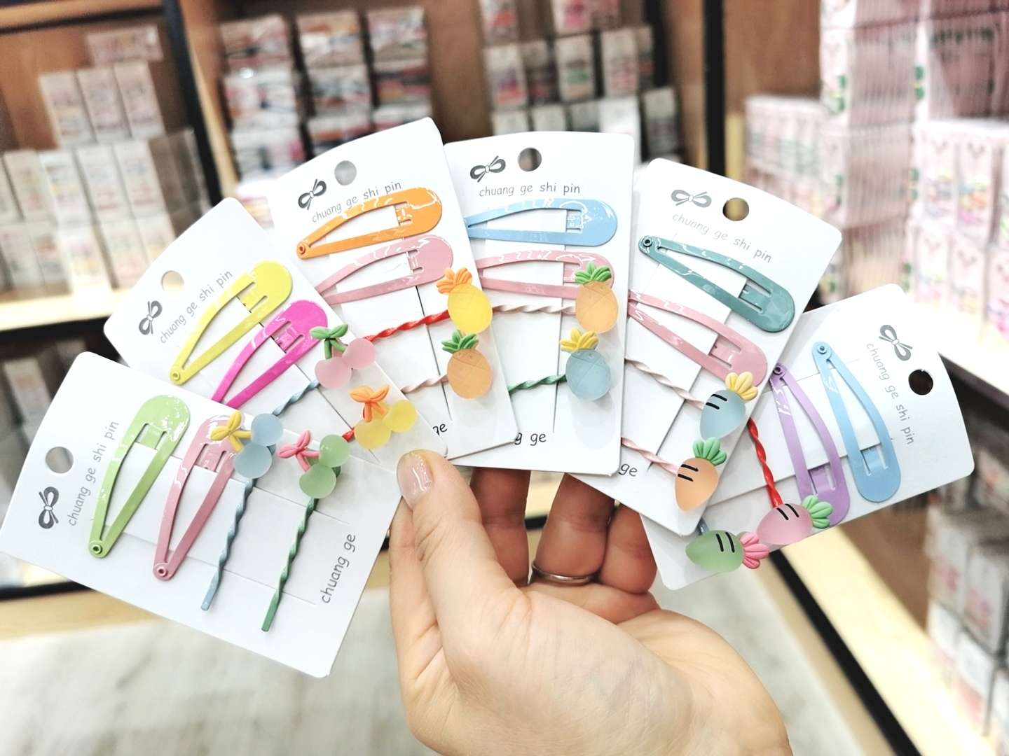 Hairpins, BB clips, edge clips, Internet celebrity clips, and cute little daisies in an ins style Specification image