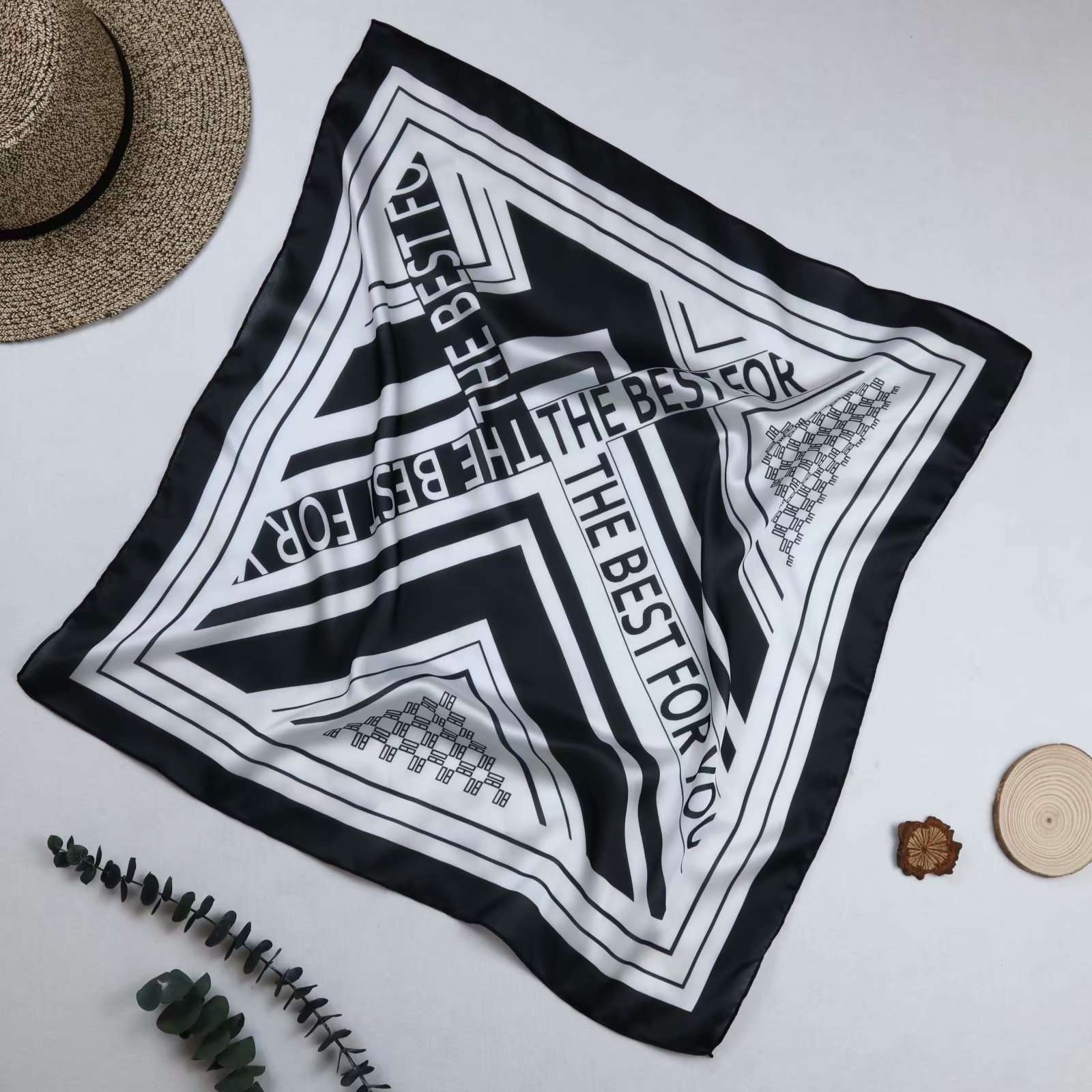 2020 The Latest Fabric Four Seasons Silk Square details Picture