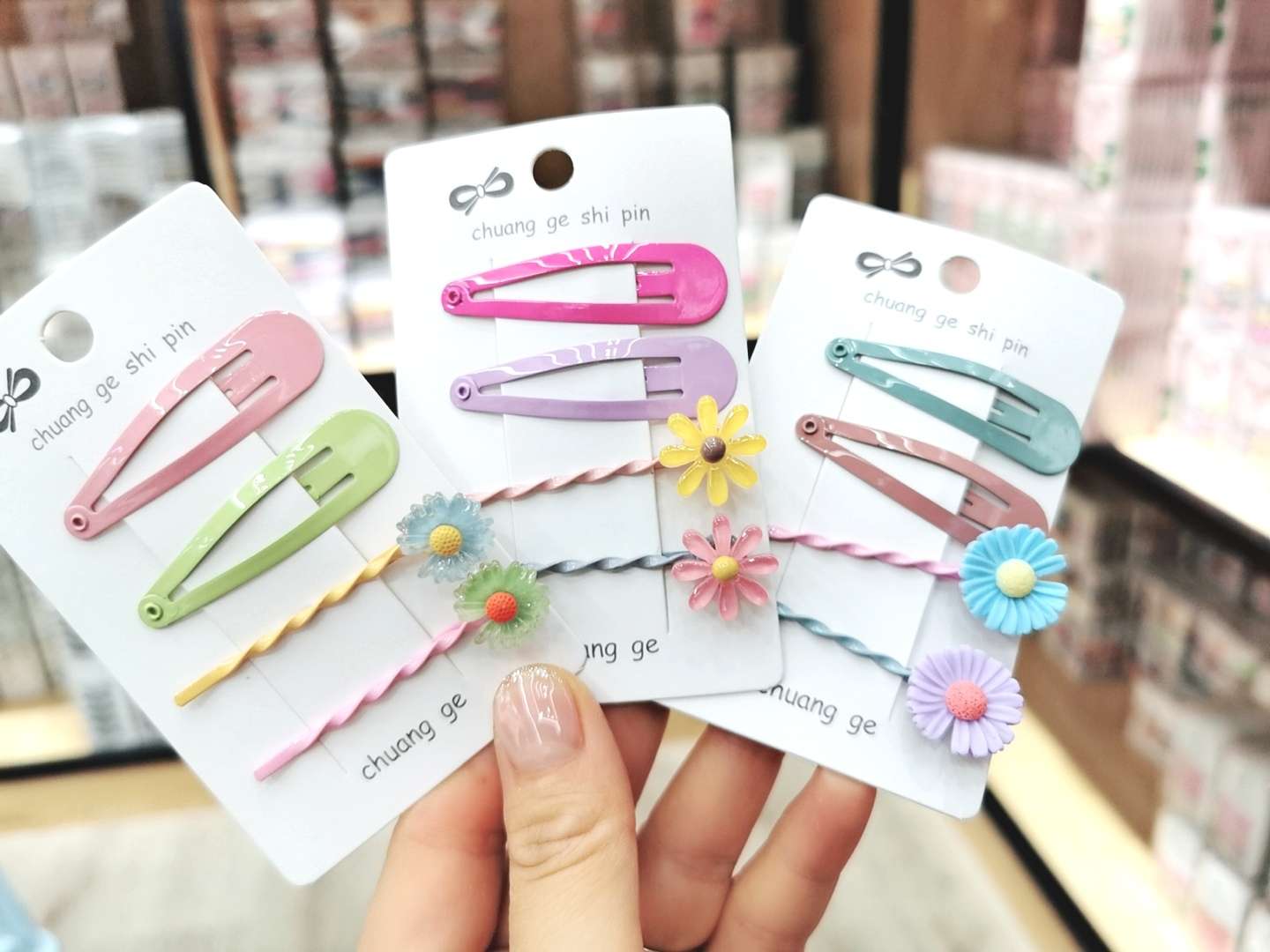 Hairpins, BB clips, edge clips, Internet celebrity clips, and cute little daisies in an ins style