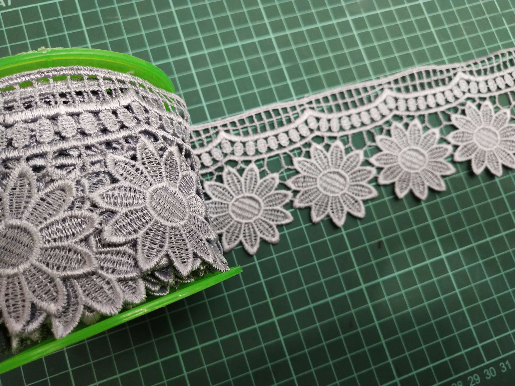 New polyester embroidered lace collar and cuff accessories Specification image