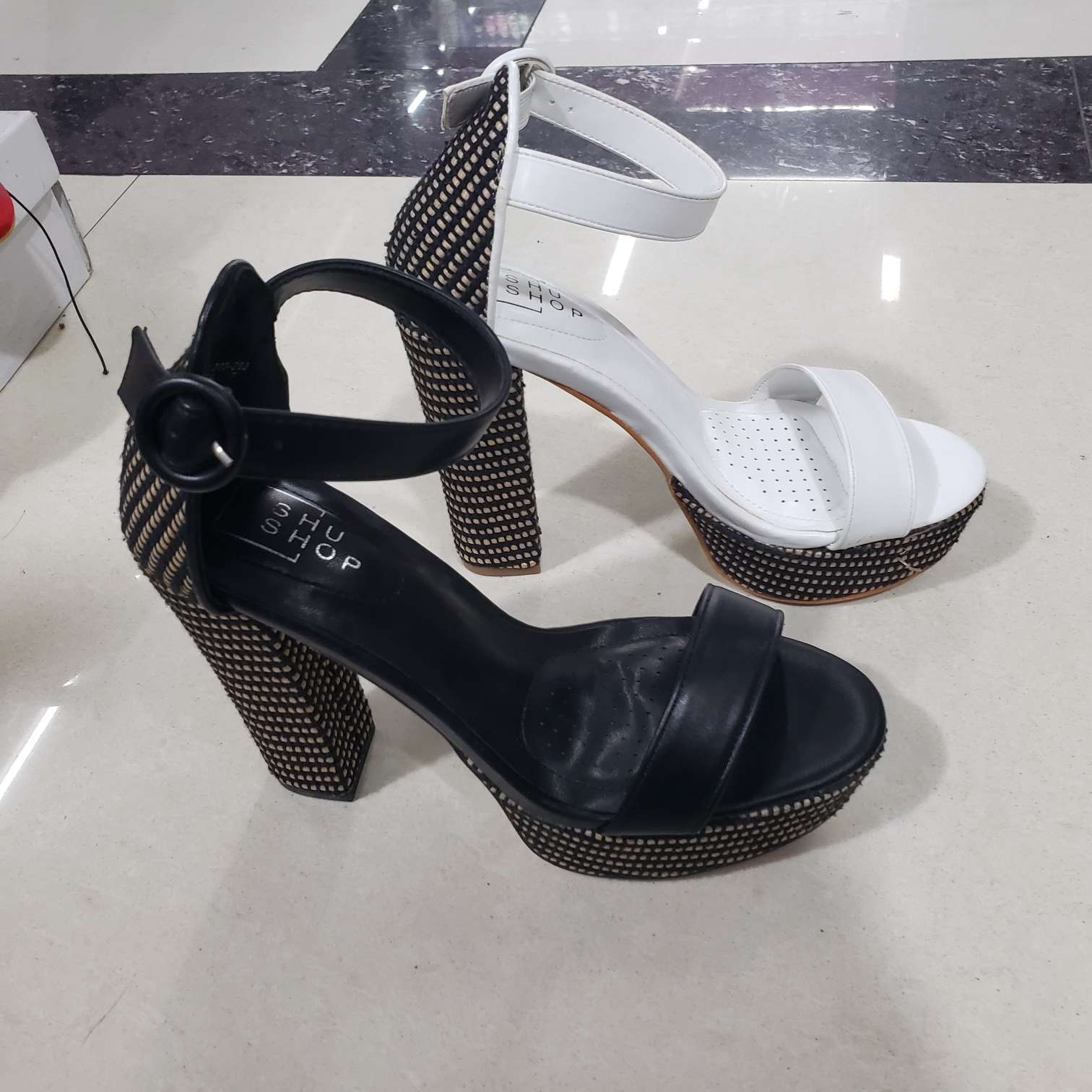时尚高跟女凉鞋细节图